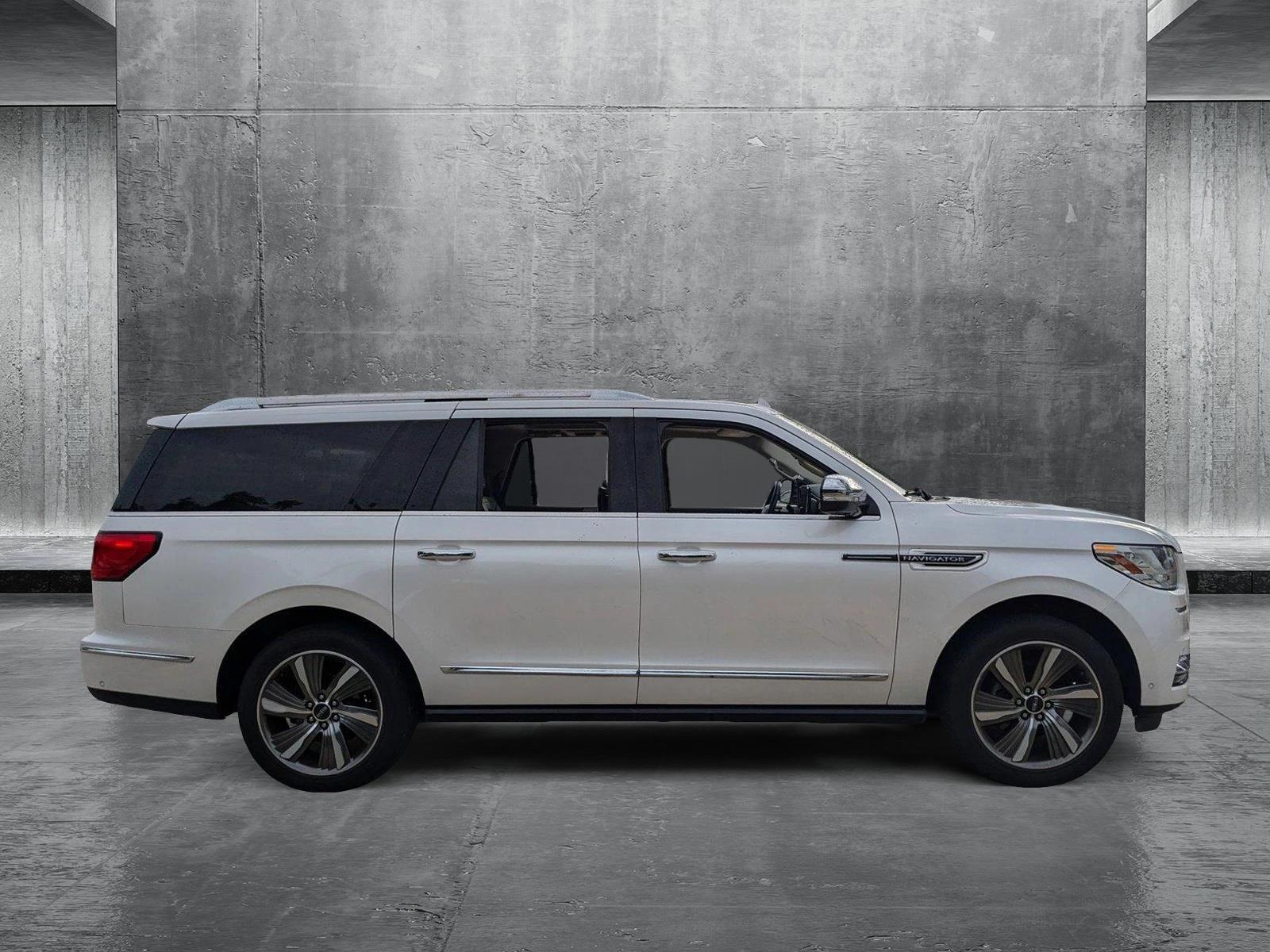 2019 Lincoln Navigator Black Label photo 4