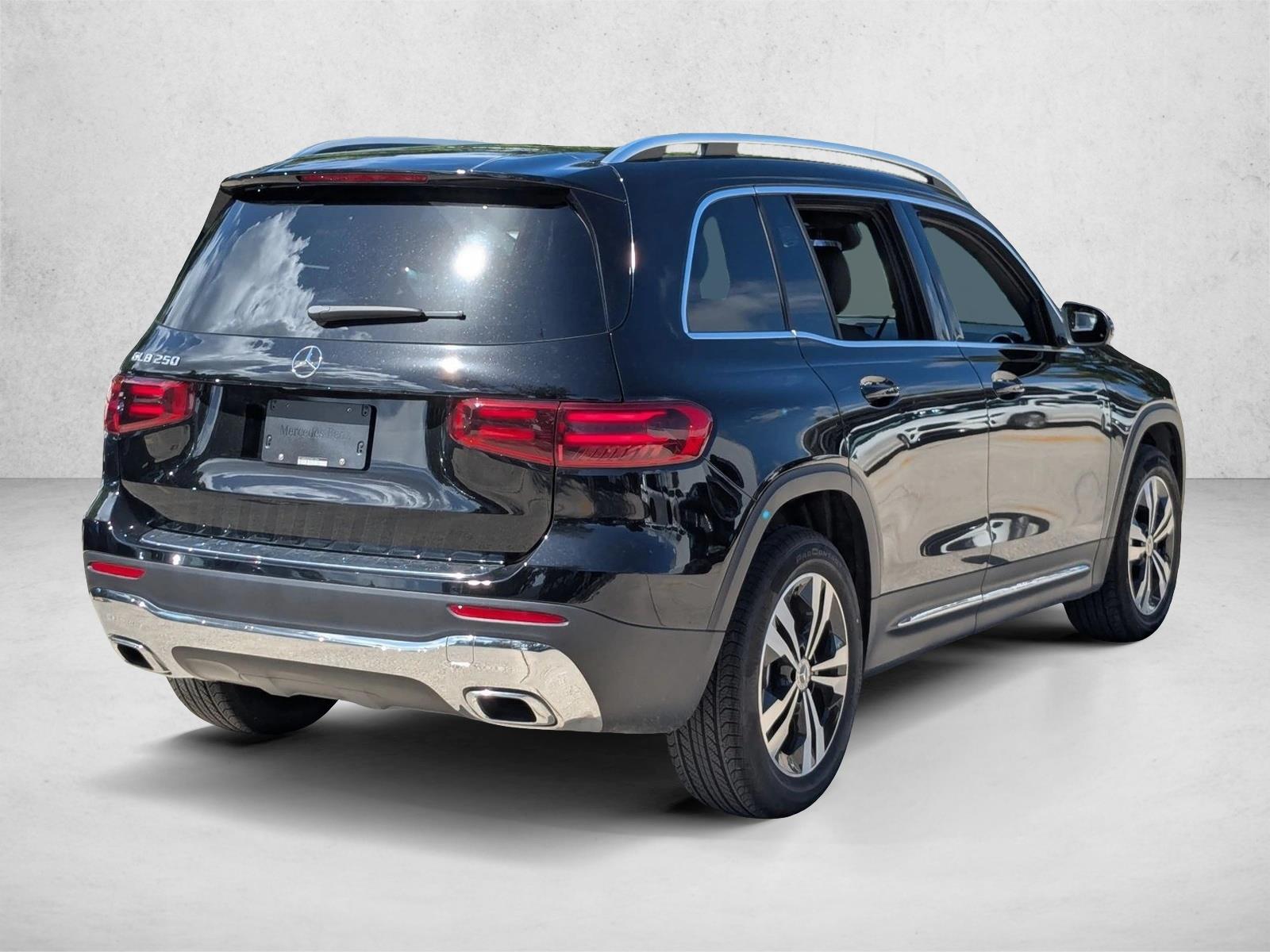 2025 Mercedes Benz GLB 250 photo 4