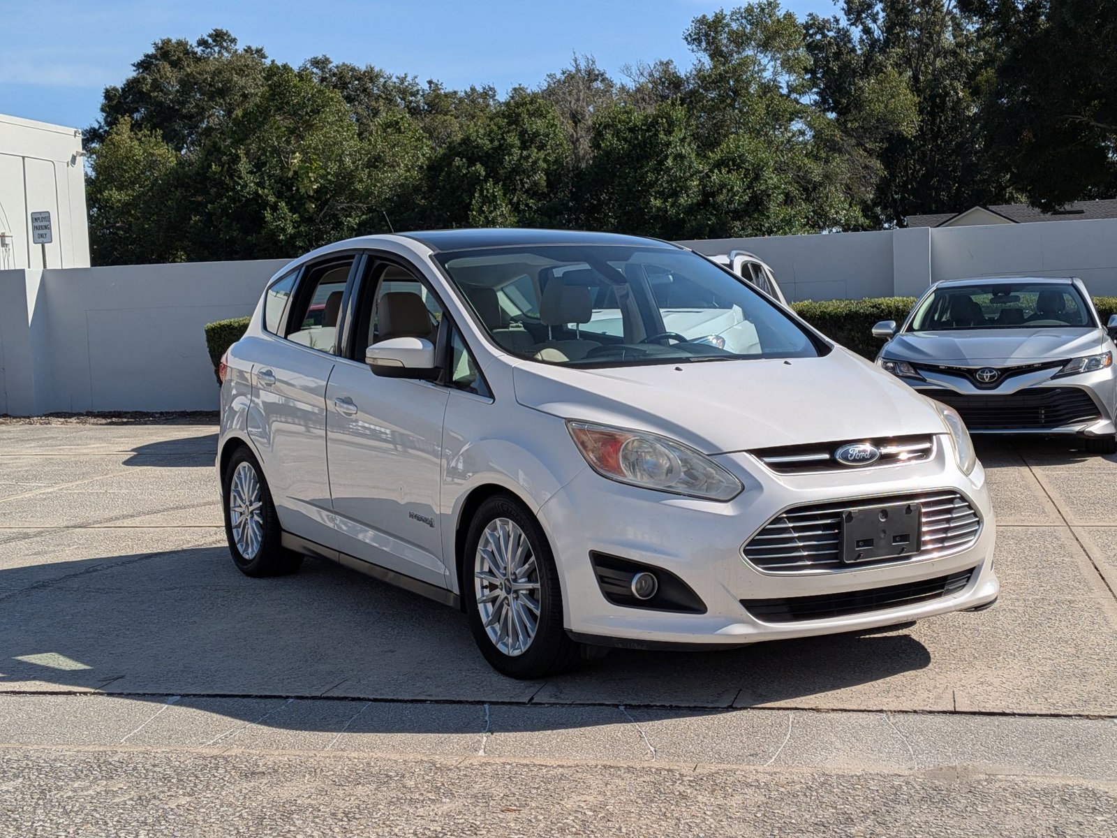 2013 Ford C-Max Hybrid SEL photo 3
