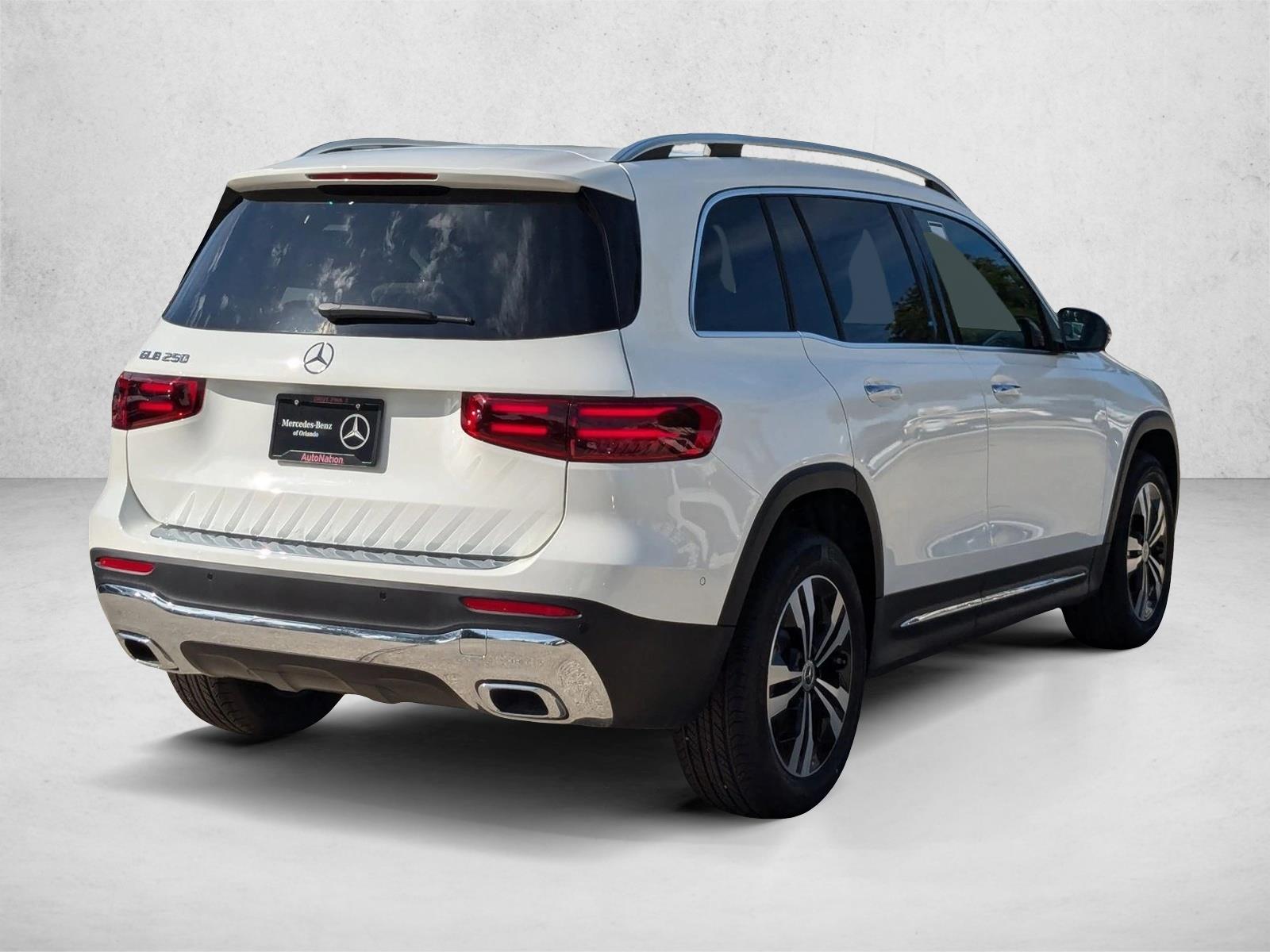 2025 Mercedes Benz GLB 250 photo 2