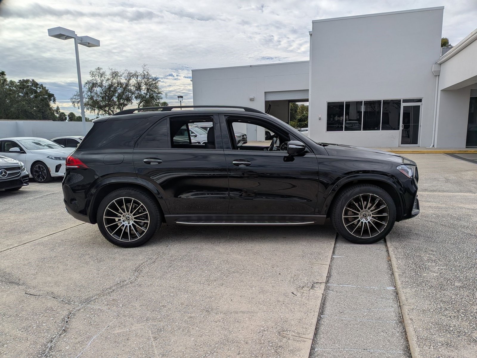 2022 Mercedes Benz GLE 350 photo 3