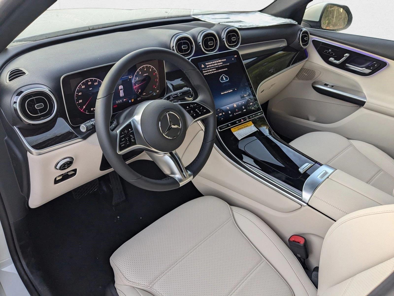 2025 Mercedes Benz GLC 300 photo 2