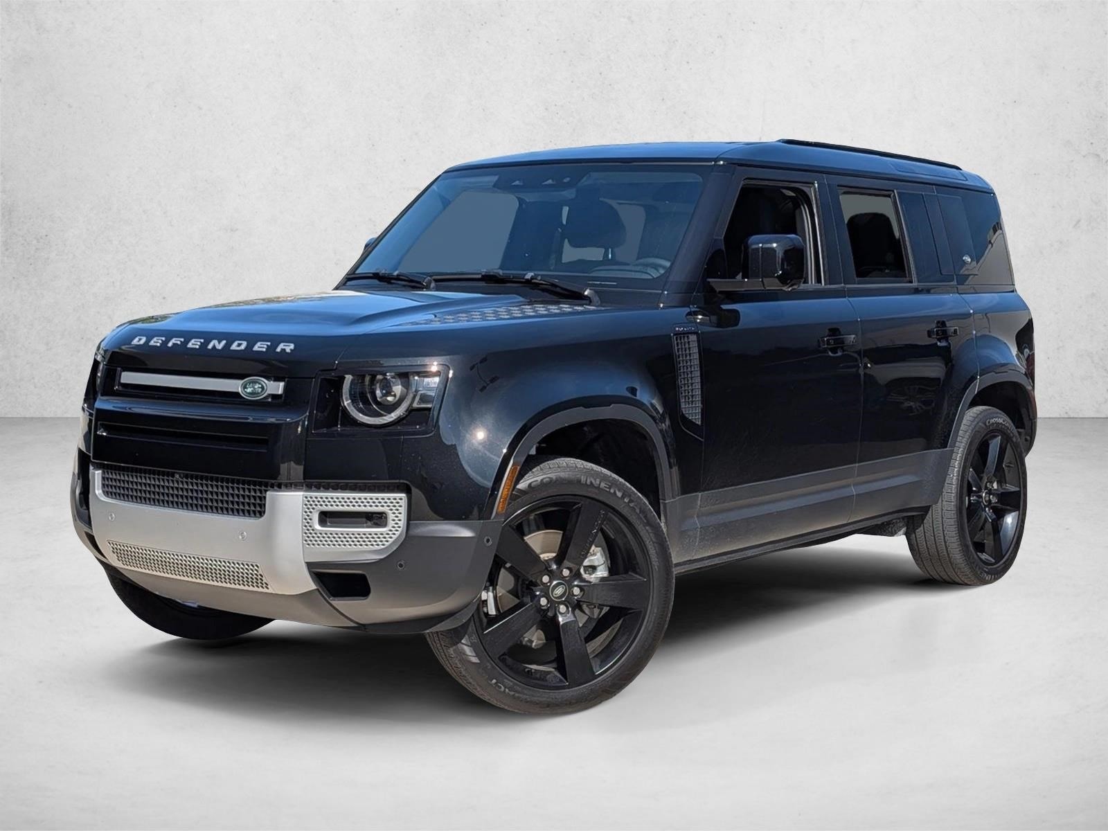 2024 Land Rover Defender S's photo