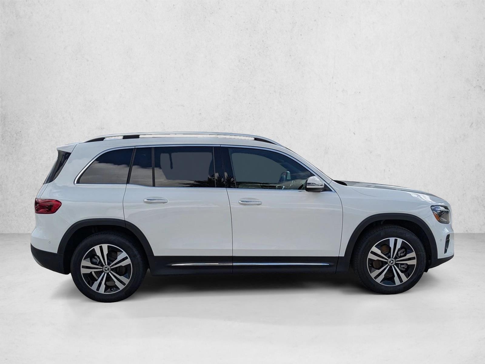 2025 Mercedes Benz GLB 250 photo 3
