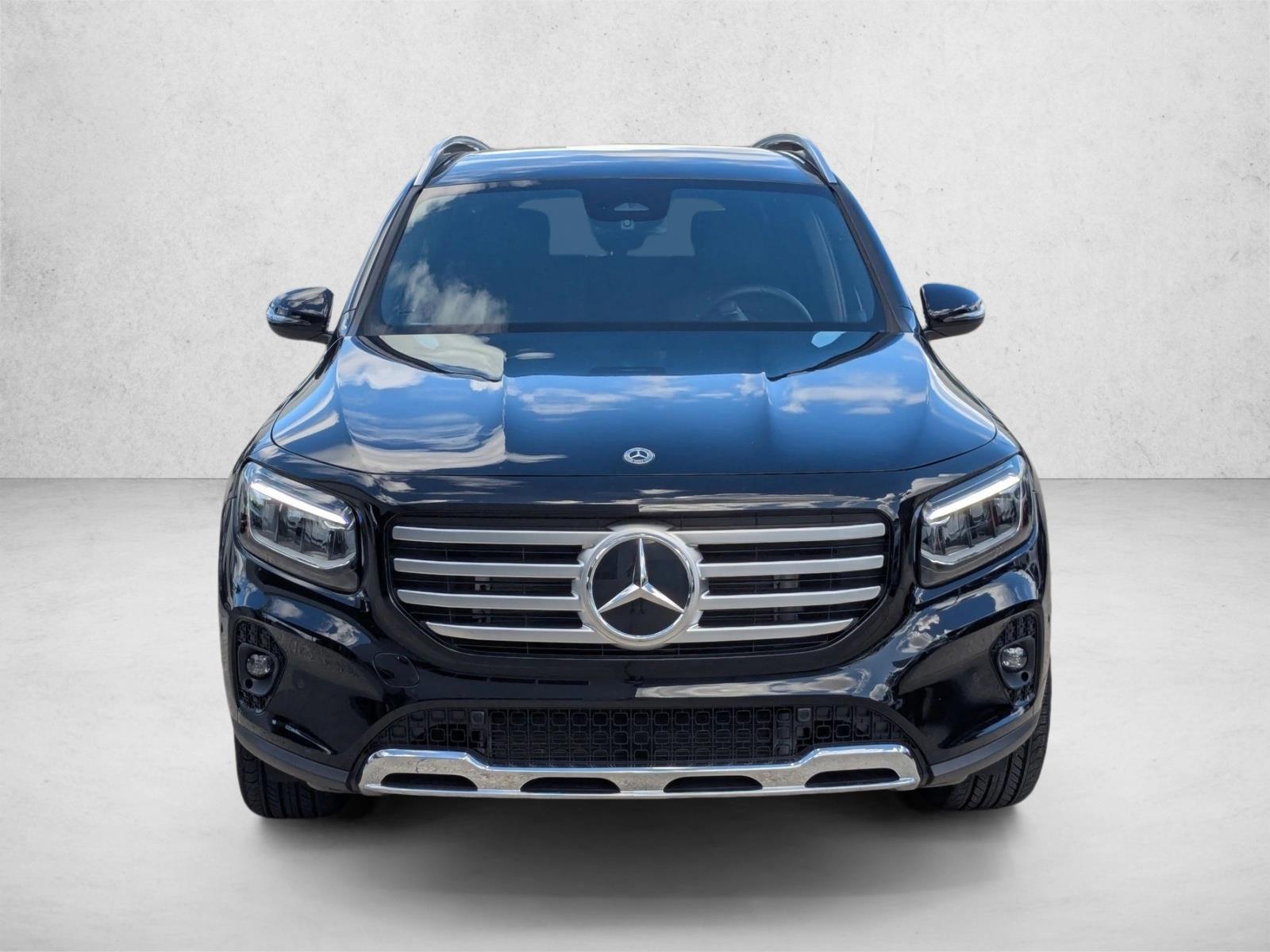 2025 Mercedes Benz GLB 250 photo 2