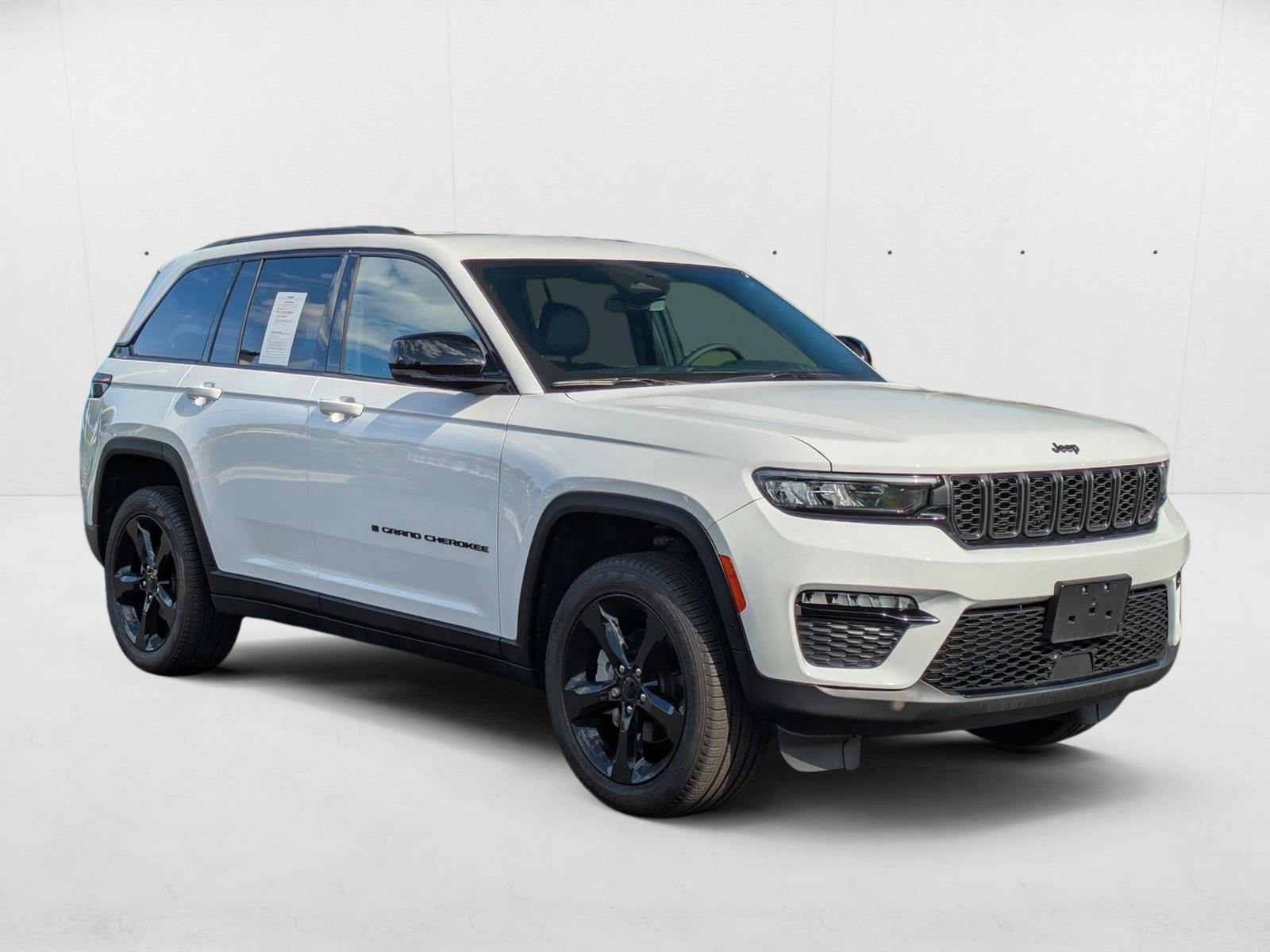 2025 Jeep Grand Cherokee Limited photo 3