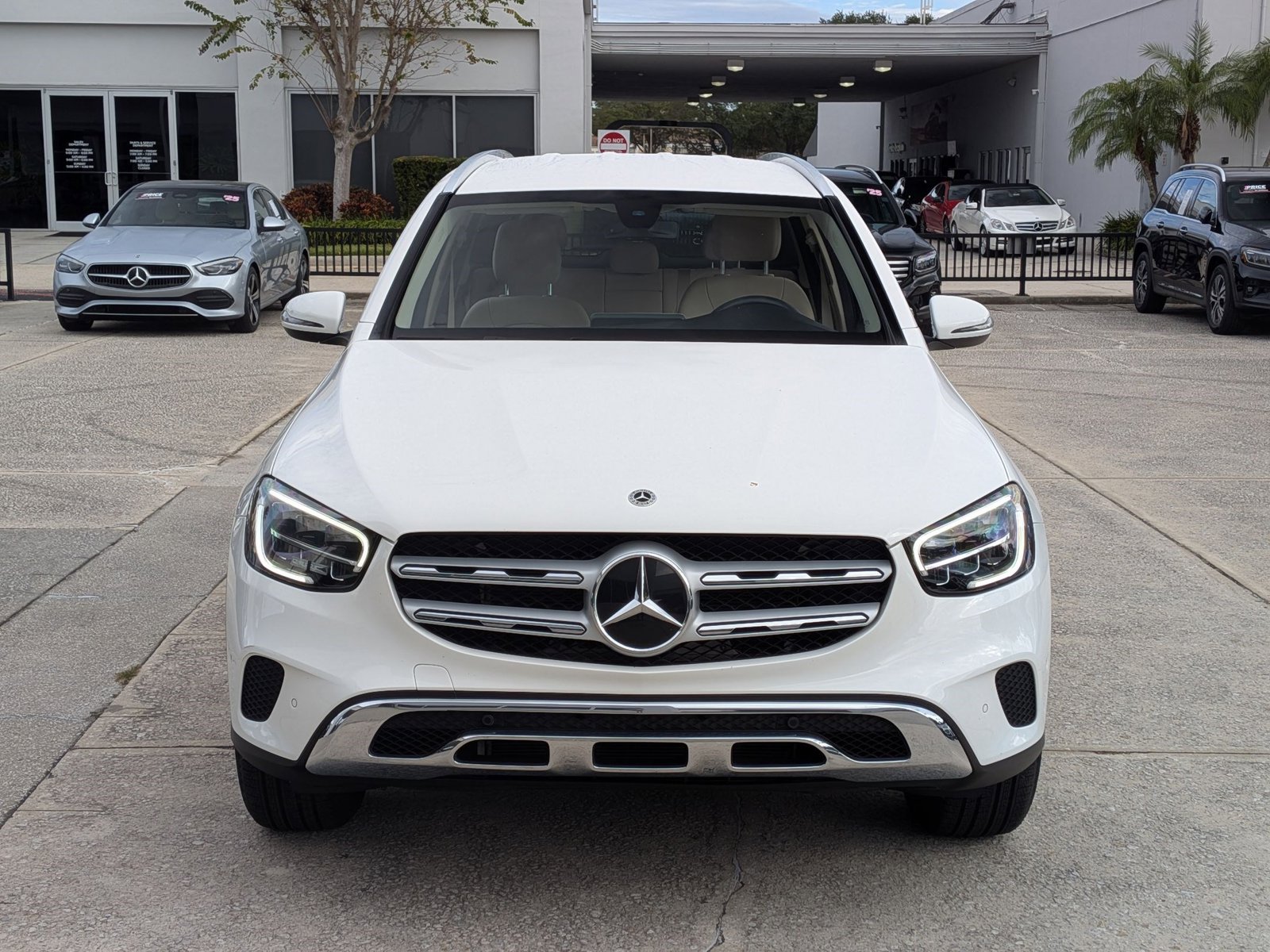 2021 Mercedes Benz GLC 300 photo 2
