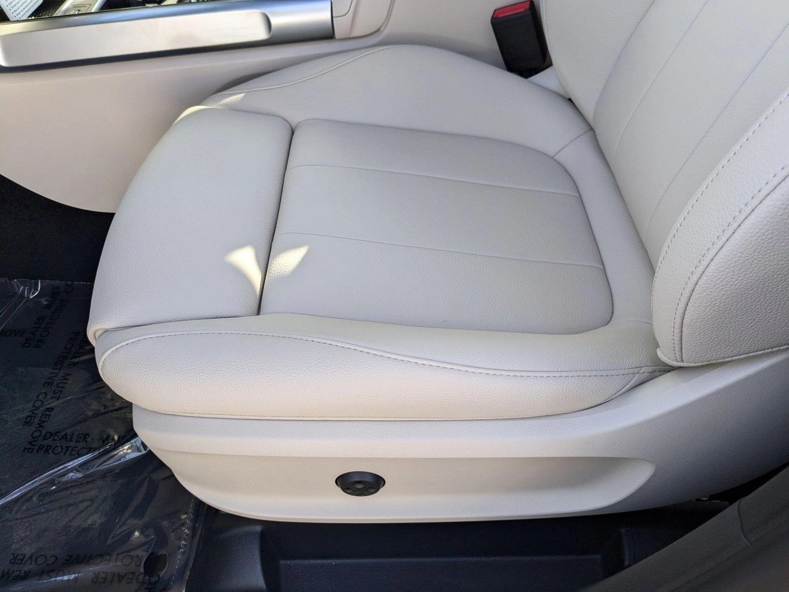 2025 Mercedes Benz GLB 250 photo 4