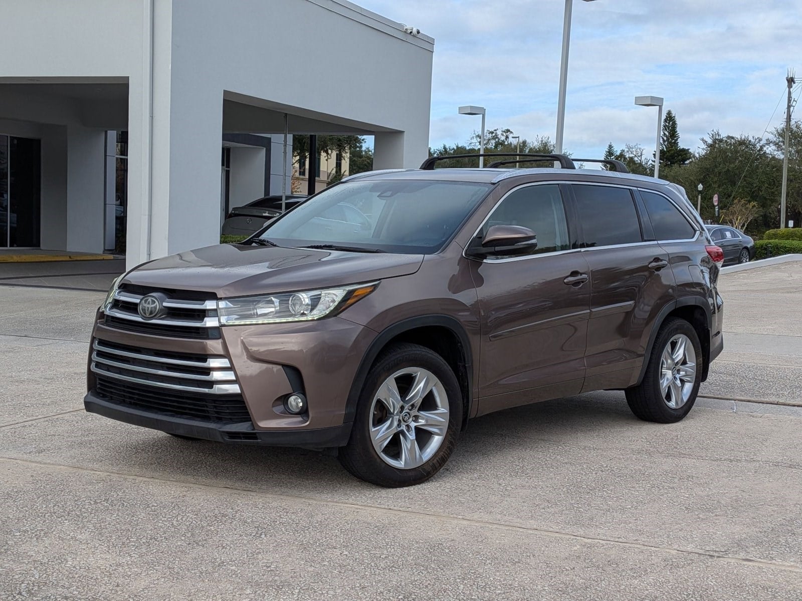 2017 Toyota Highlander Limited's photo
