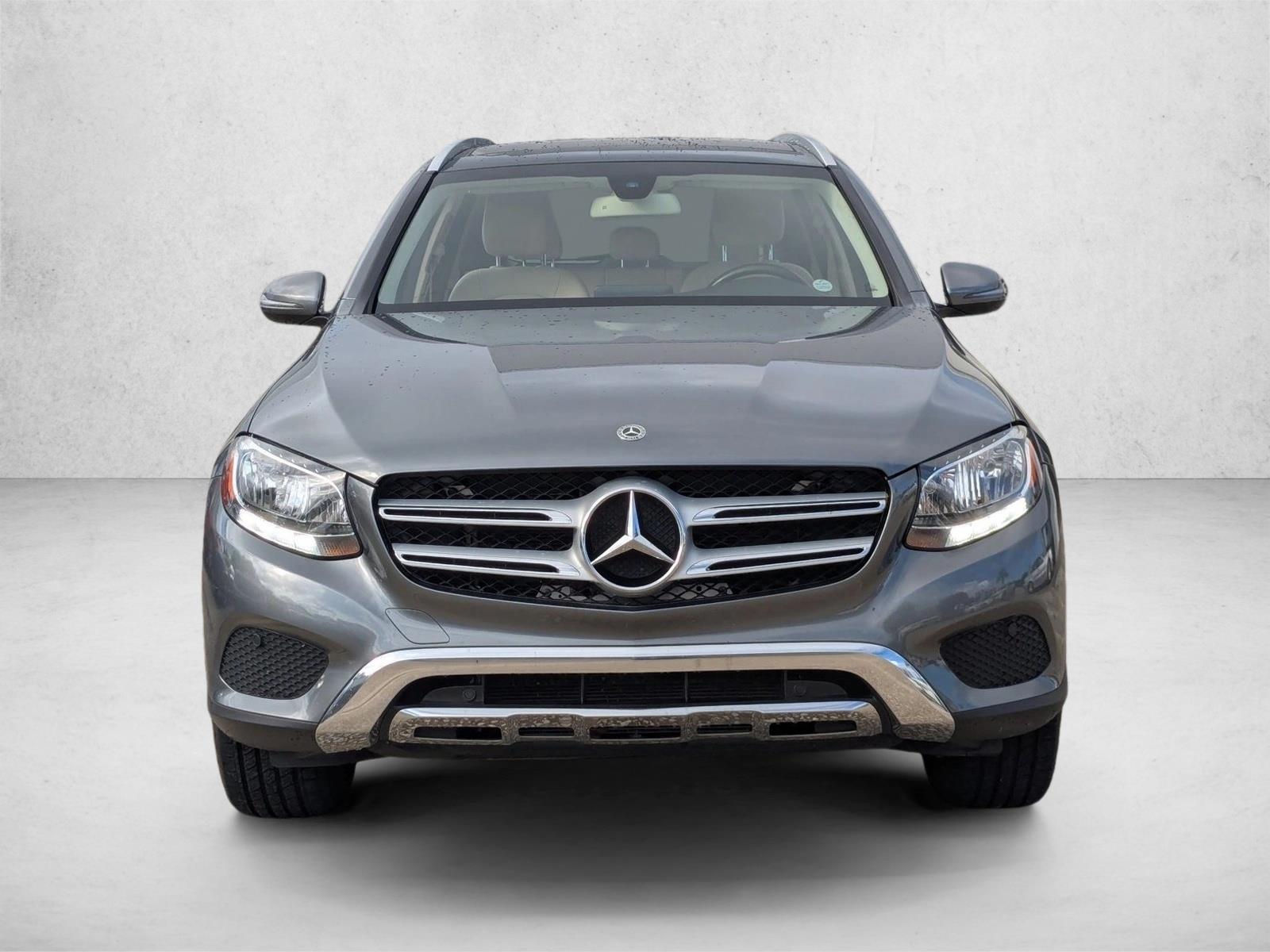 2018 Mercedes Benz GLC 300 photo 2