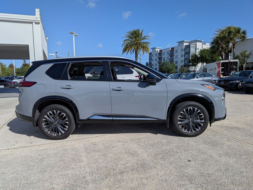 Used 2025 Nissan Rogue Platinum SUV