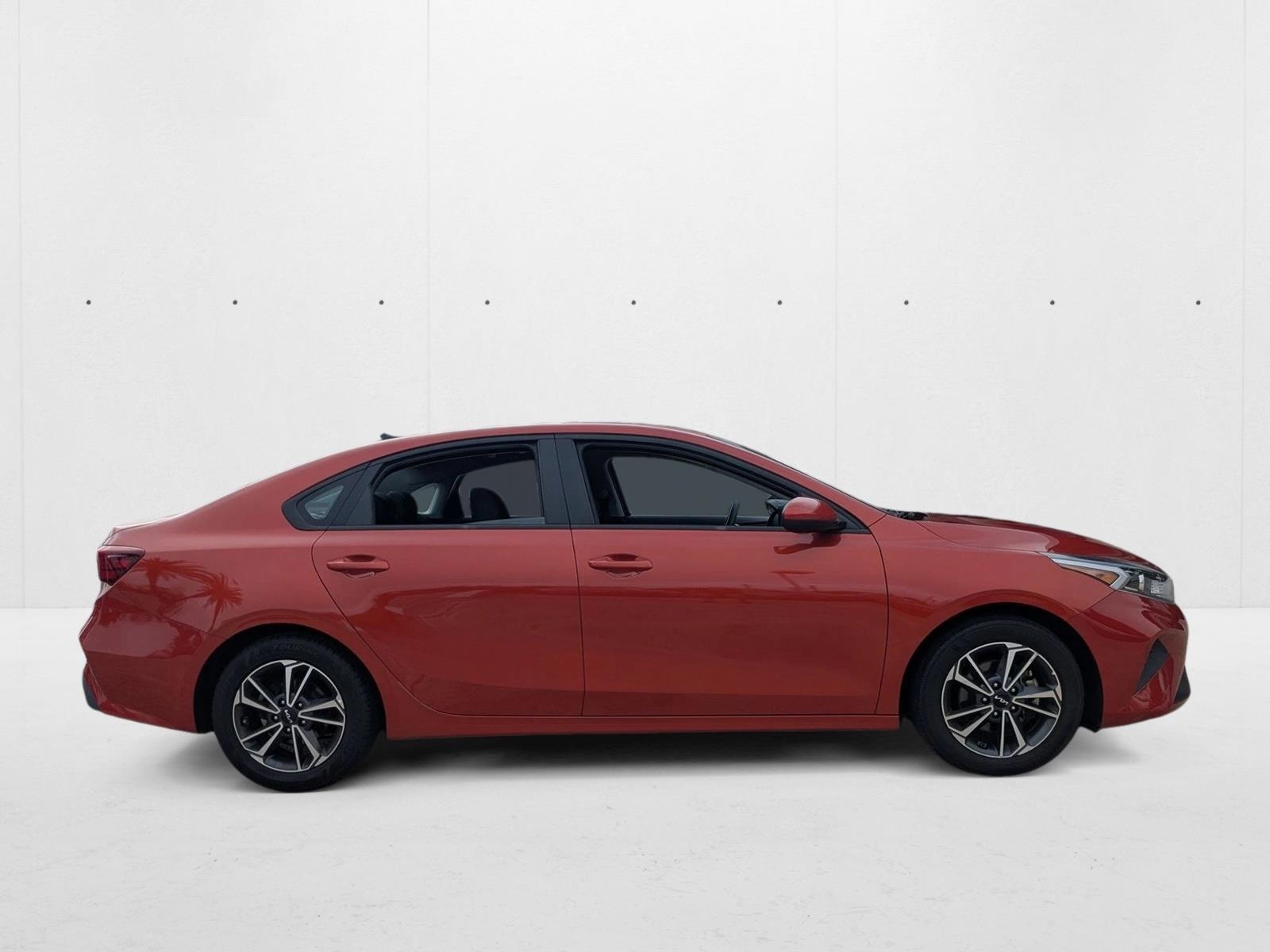 2023 Kia Forte LXS photo 4