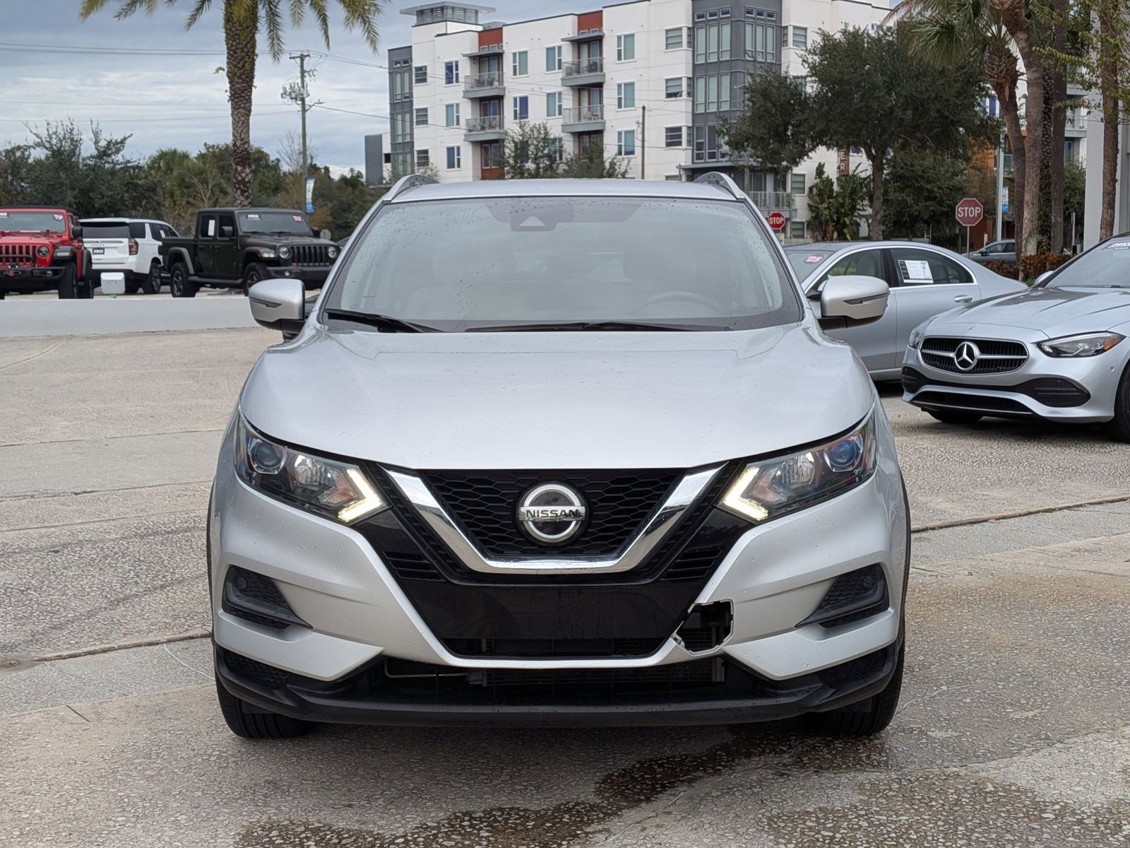 2020 Nissan Rogue Sport SV photo 2