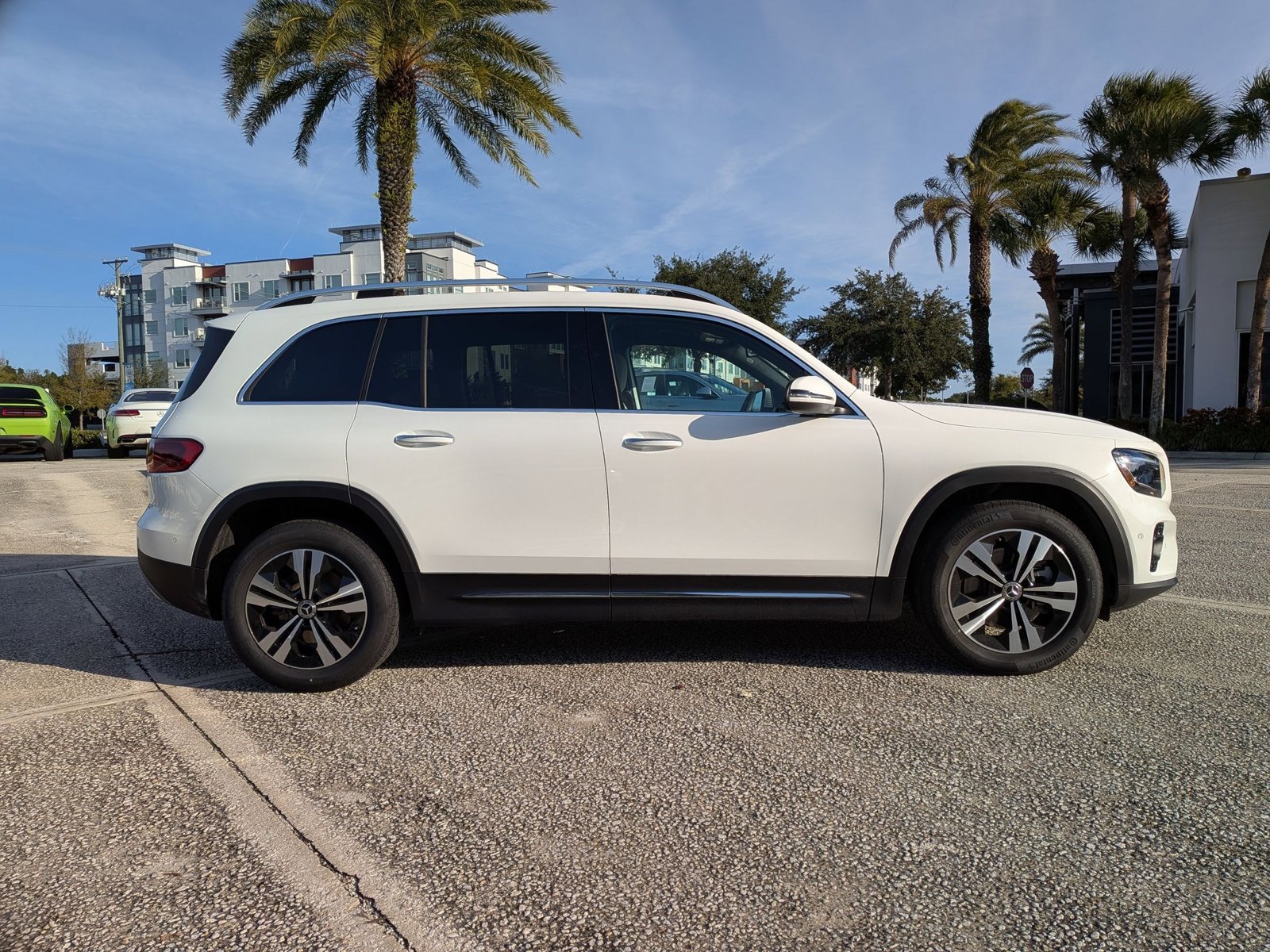 2025 Mercedes Benz GLB 250 photo 3