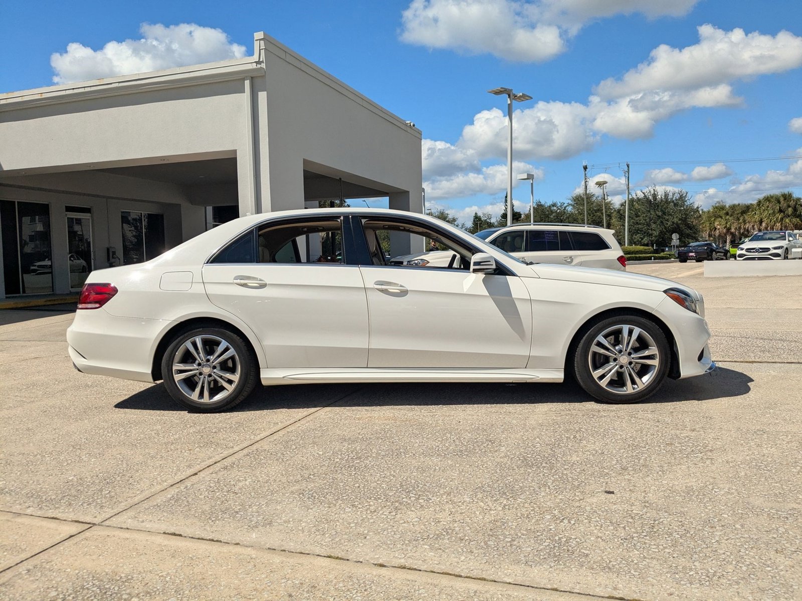 2015 Mercedes Benz E 350 photo 3