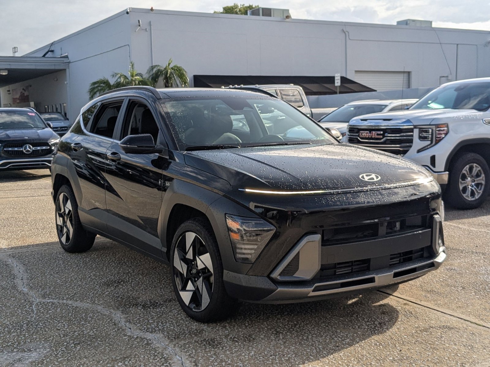 2024 Hyundai Kona Limited photo 3