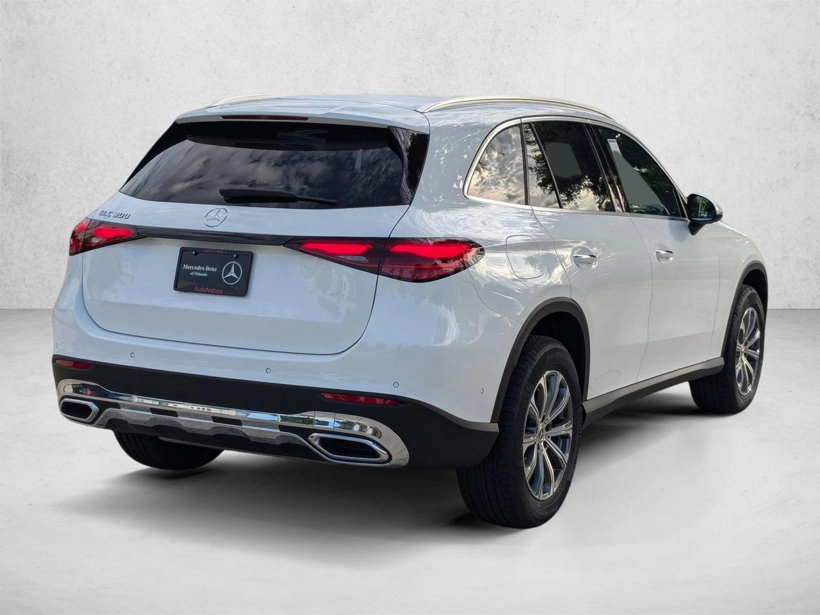 2025 Mercedes Benz GLC 300 photo 2