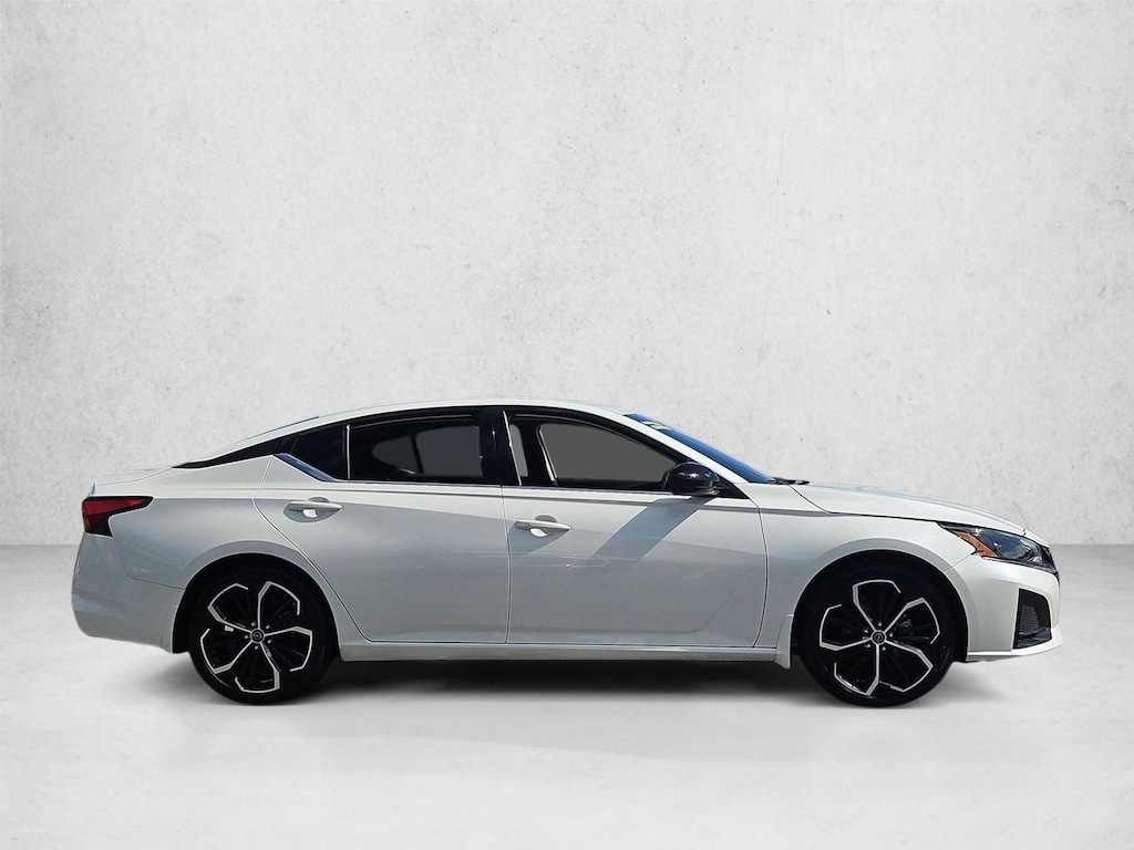 Used 2024 Nissan Altima 2.5 SR Sedan