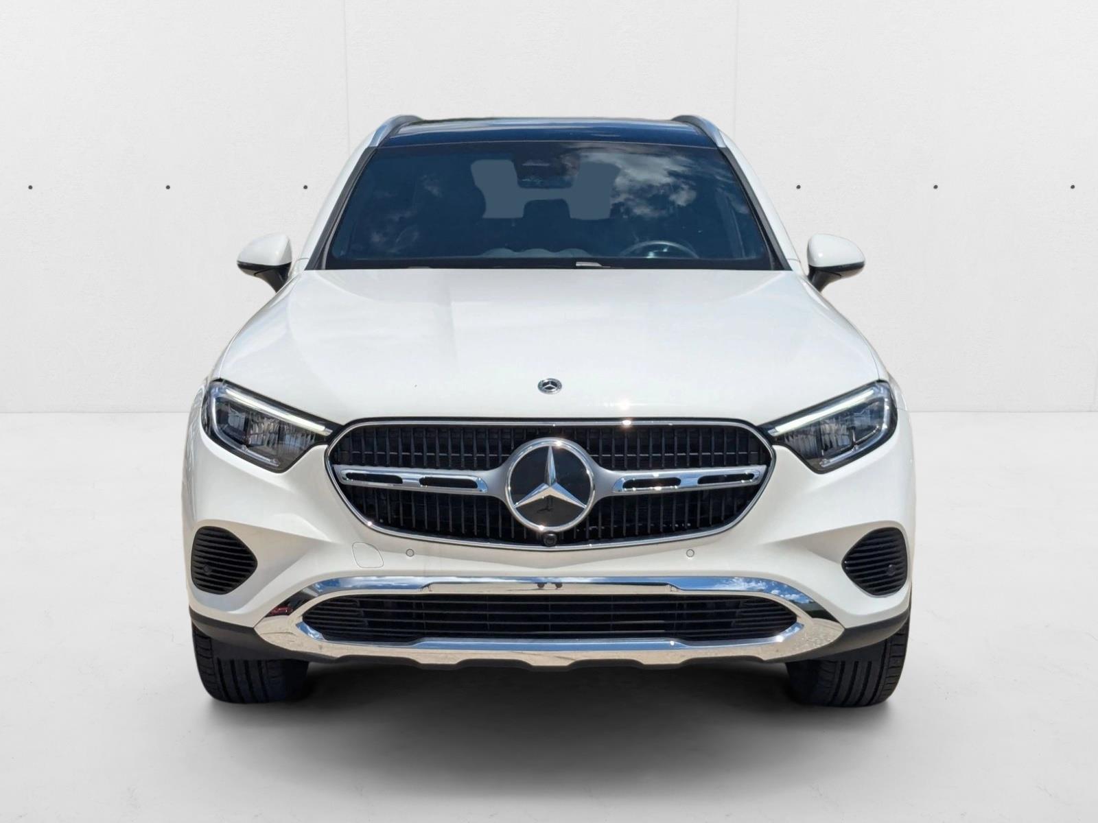 2025 Mercedes Benz GLC 300 photo 2