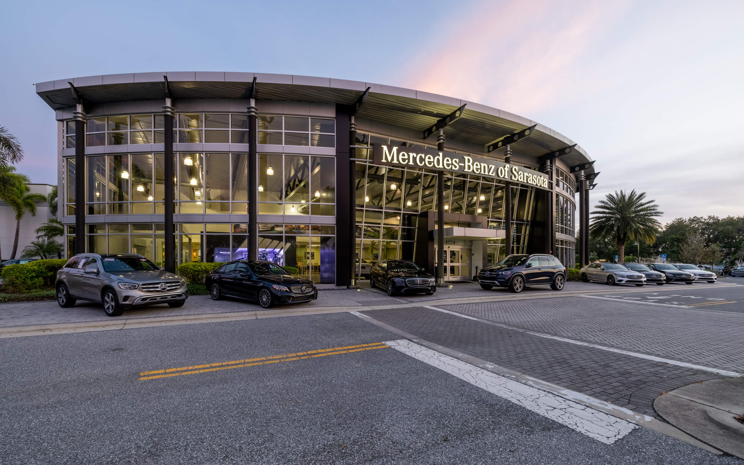 Exterior shot of Mercedes-Benz of Sarasota dealership