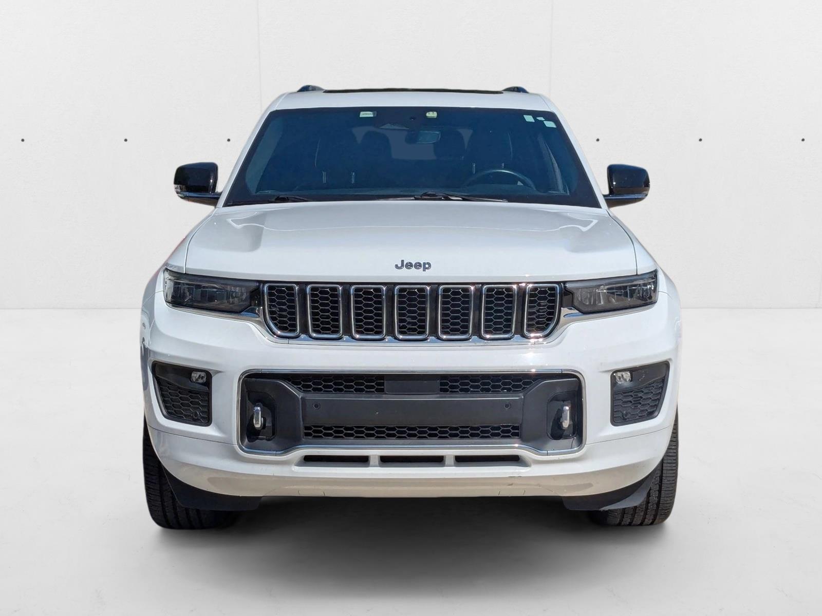 2022 Jeep Grand Cherokee Overland photo 2