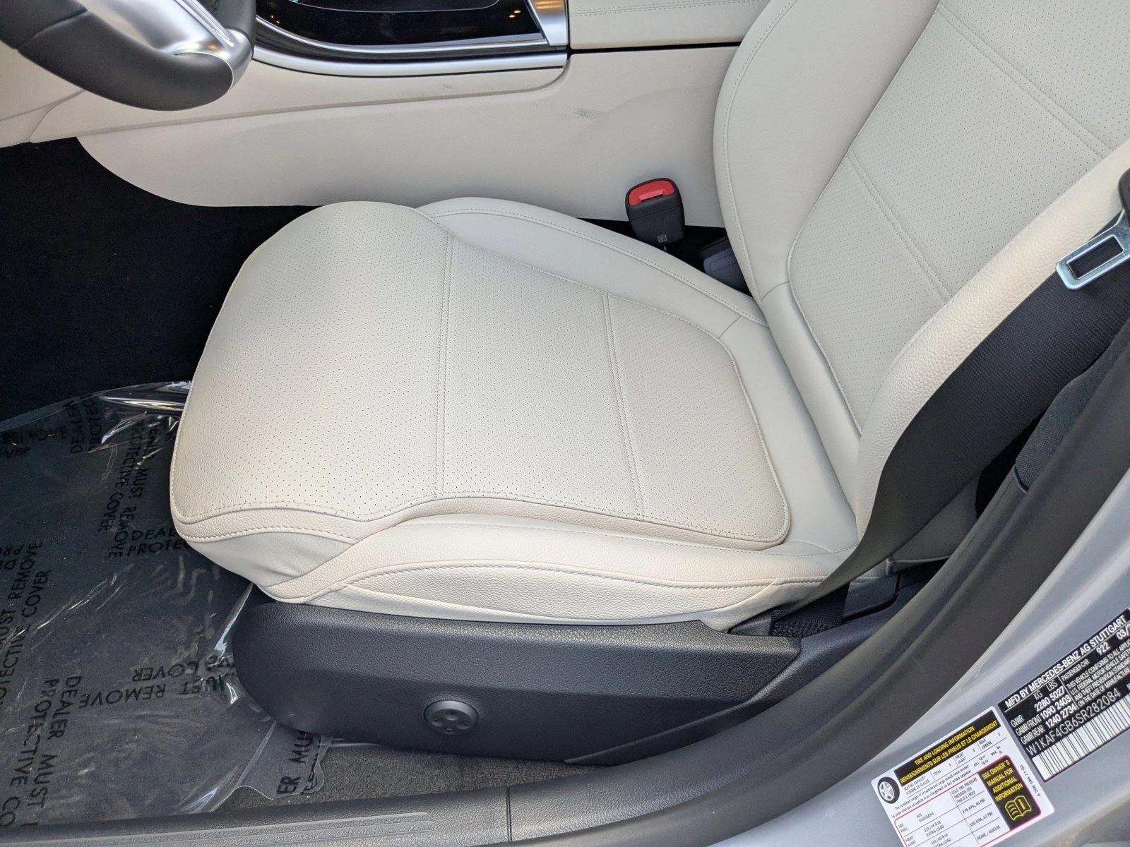 2025 Mercedes Benz C 300 Sedan photo 4