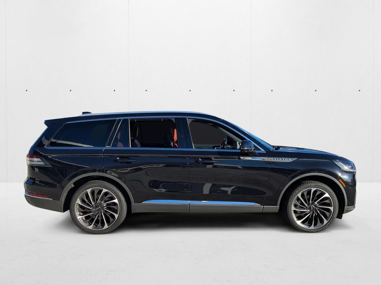 2025 Lincoln Aviator Reserve photo 4
