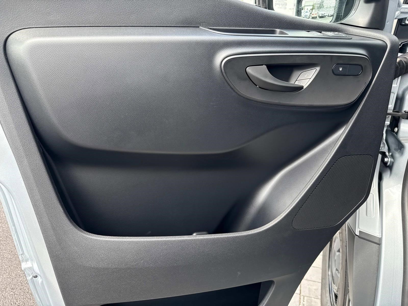 2025 MERCEDES-BENZ SPRINTER - Image 18