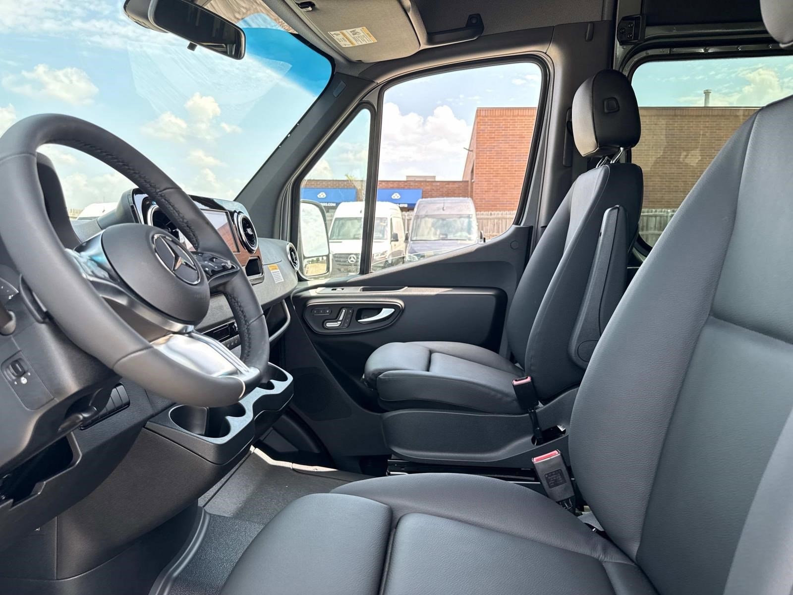 2025 MERCEDES-BENZ SPRINTER - Image 22