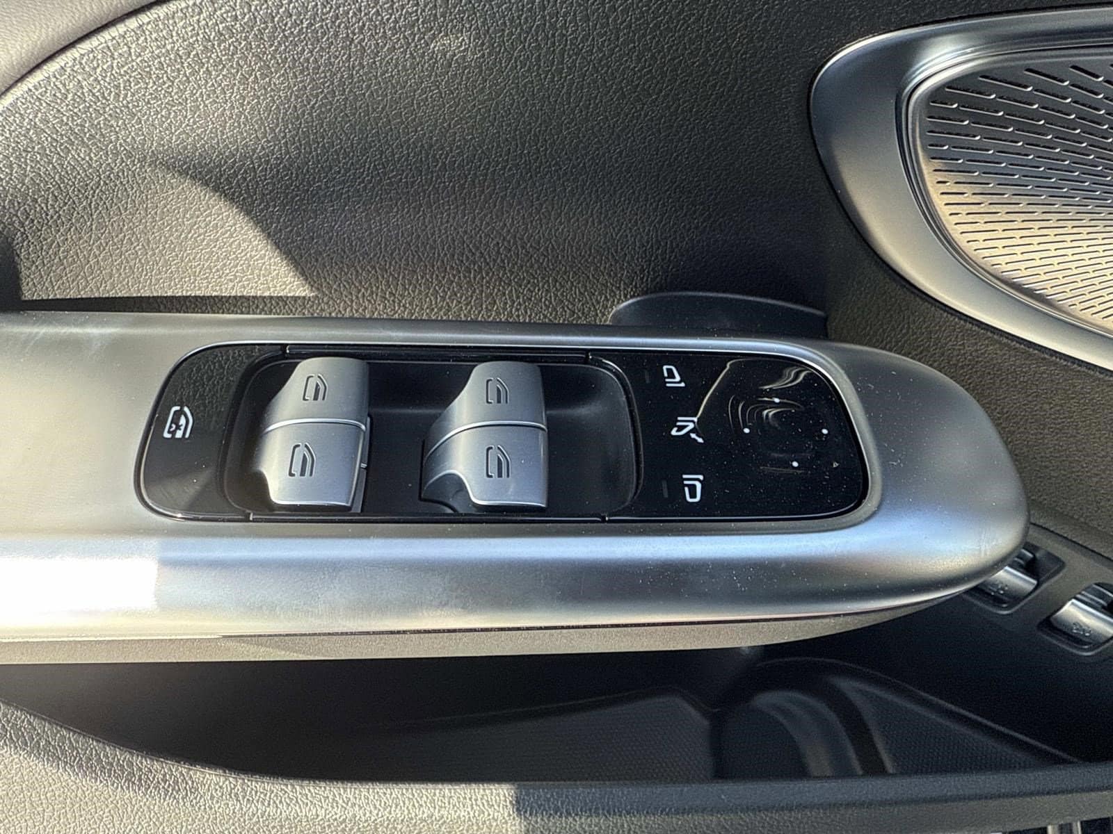 2026 MERCEDES-BENZ C-CLASS - Image 24