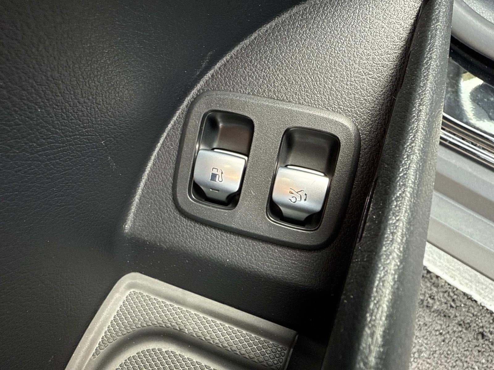 2025 MERCEDES-BENZ GLC-CLASS - Image 25