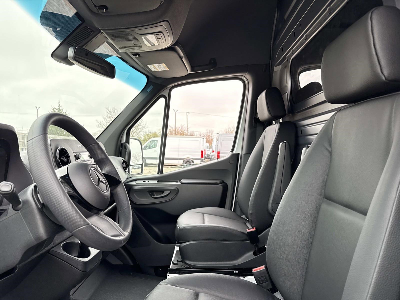2025 MERCEDES-BENZ SPRINTER - Image 19