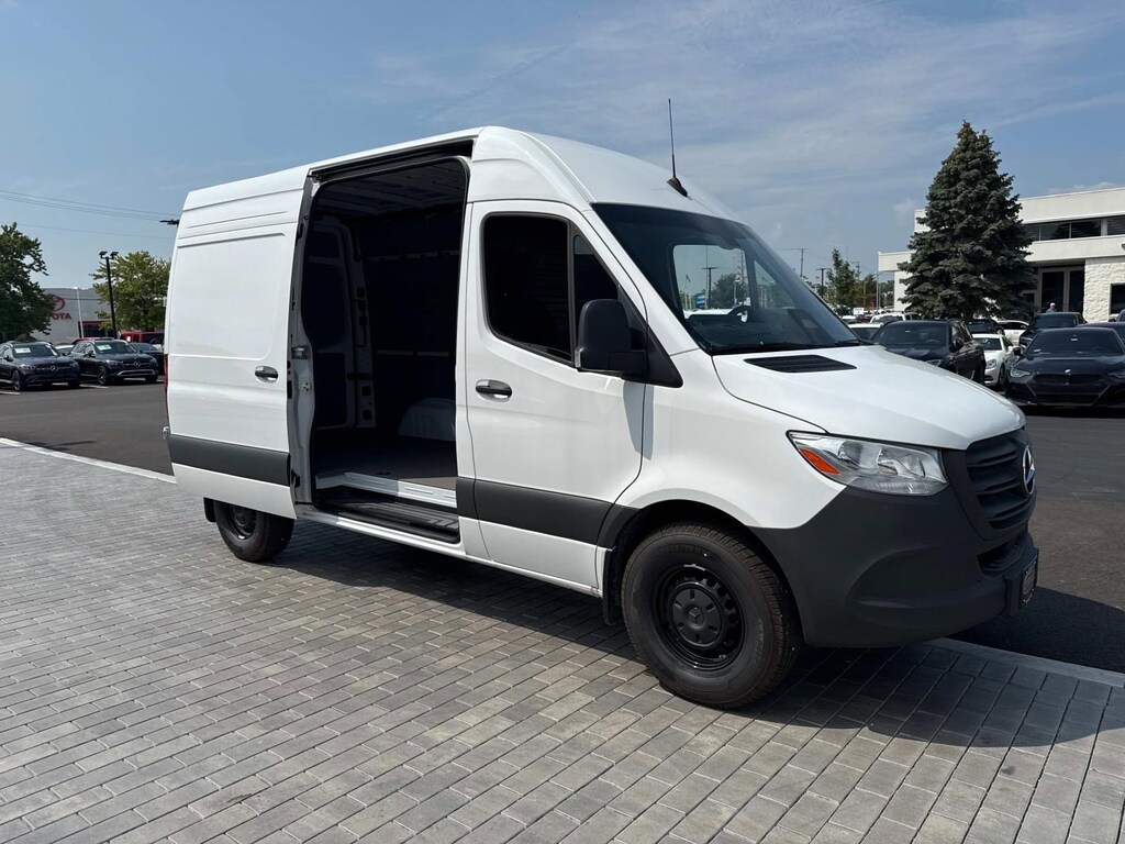 New 2025 Mercedes-Benz Sprinter 2500 Standard Roof 4-Cyl Diesel Van Cargo Van