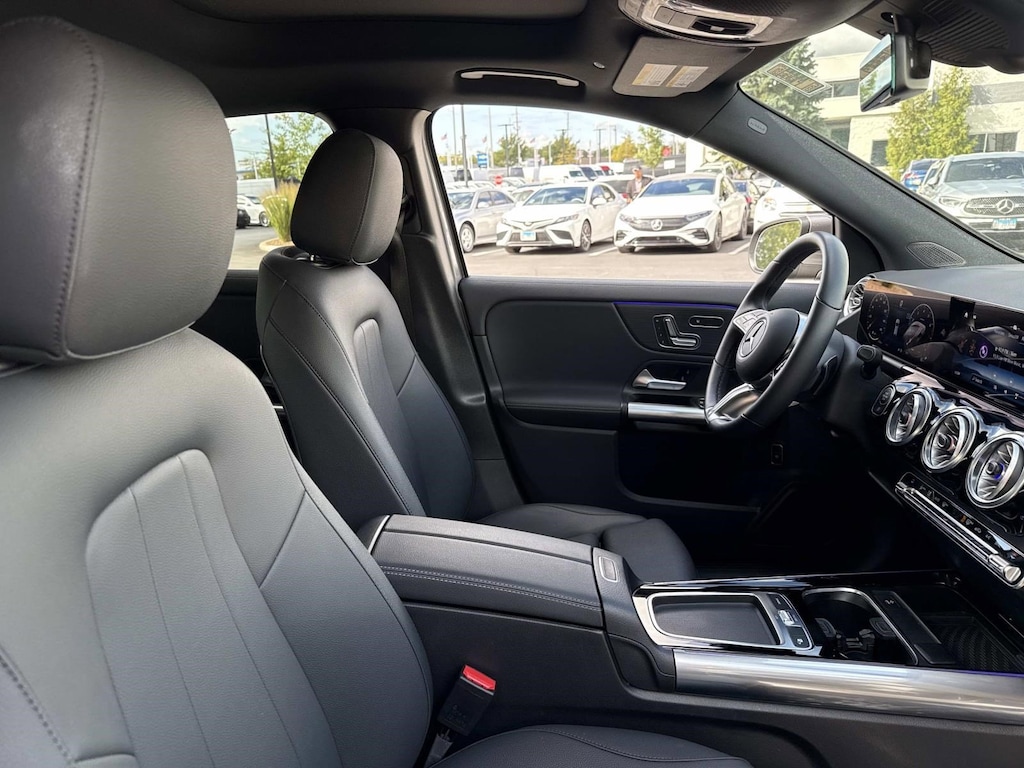 New 2025 Mercedes-Benz GLA 4MATIC SUV