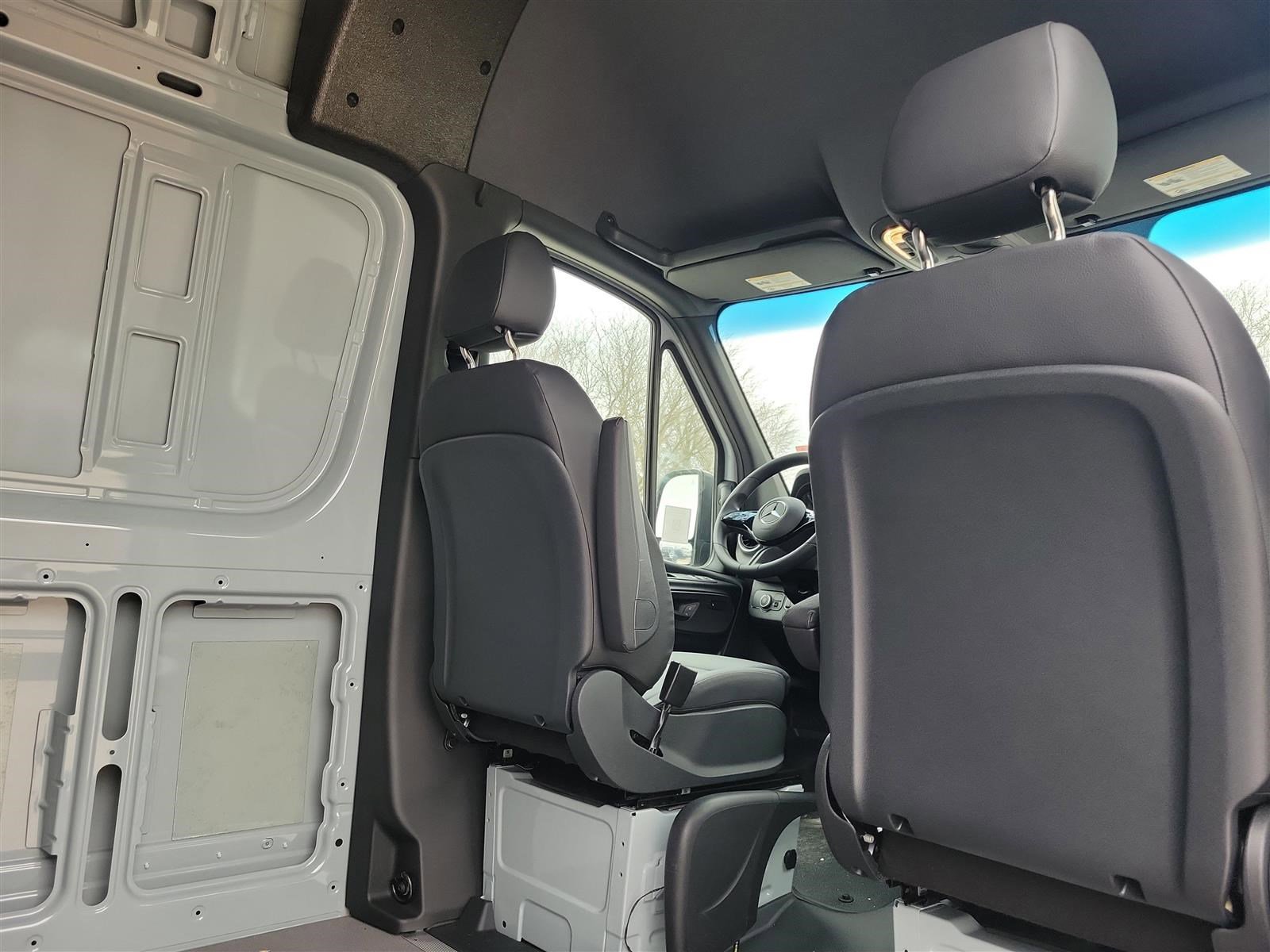 2025 MERCEDES-BENZ SPRINTER - Image 8