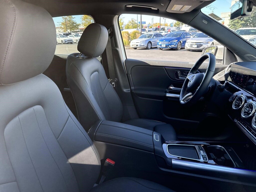 New 2025 Mercedes-Benz GLA 4MATIC SUV