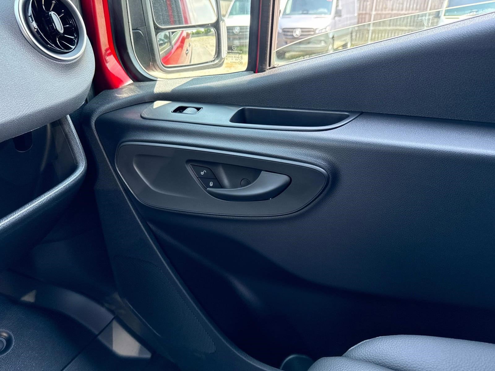 2025 MERCEDES-BENZ SPRINTER - Image 21