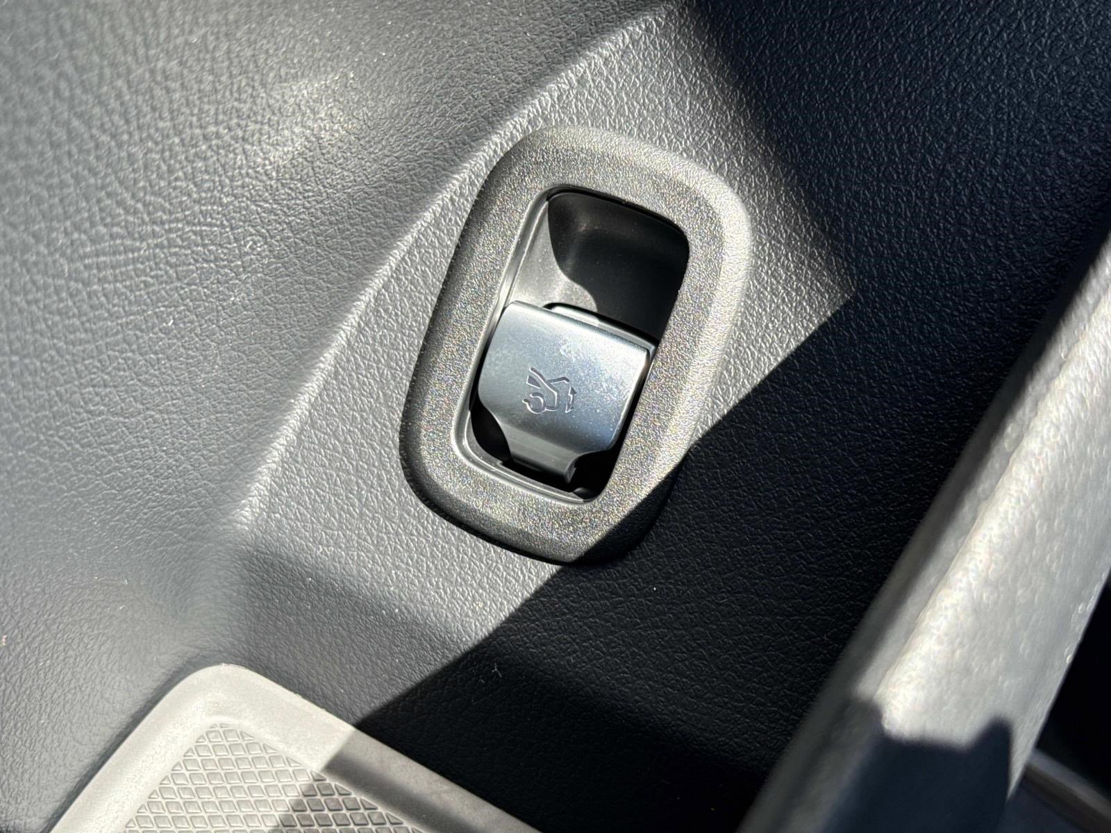 2026 MERCEDES-BENZ GLC-CLASS - Image 25