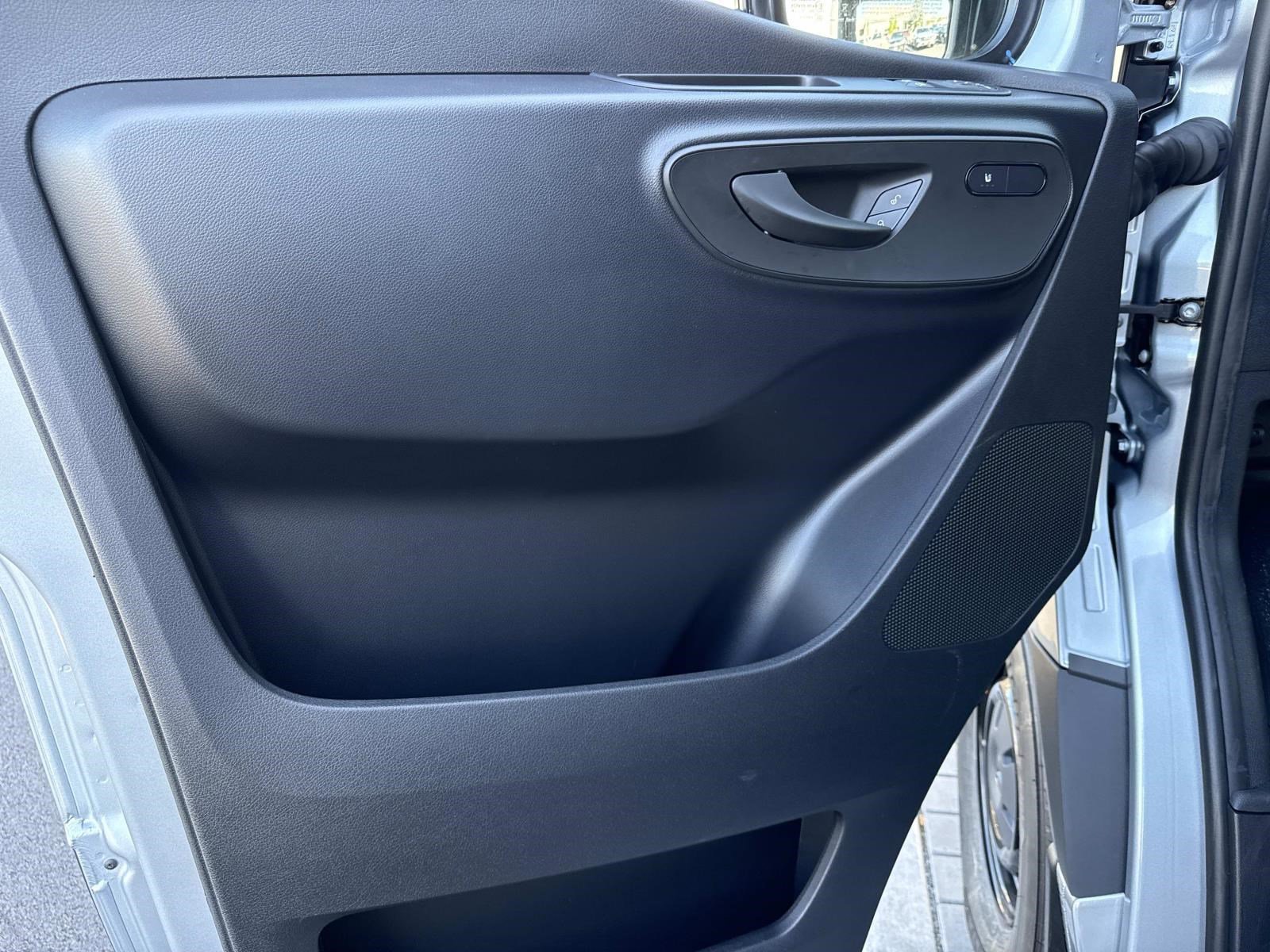 2025 MERCEDES-BENZ SPRINTER - Image 17