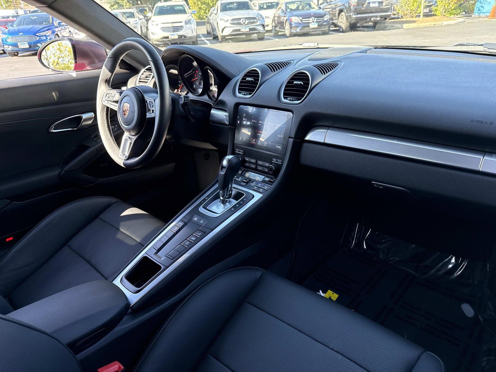 2025 Porsche Cayman Base photo 4