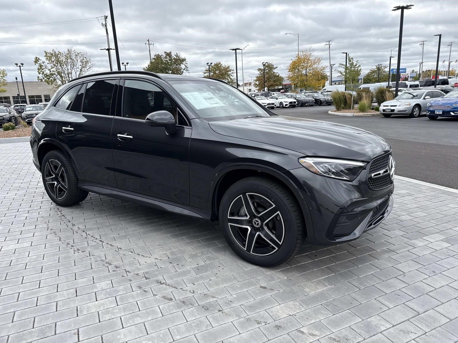 2026 Mercedes Benz GLC 300 4MATIC photo 3