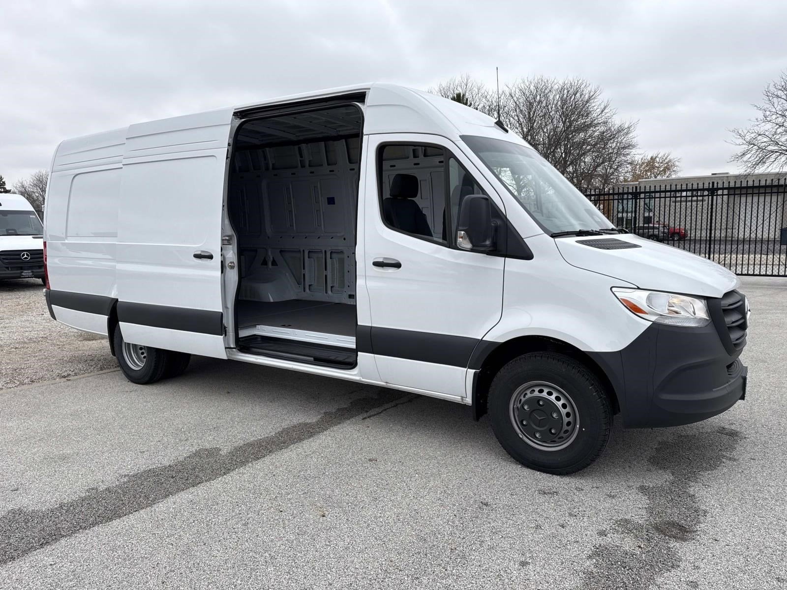 2025 MERCEDES-BENZ SPRINTER - Image 3