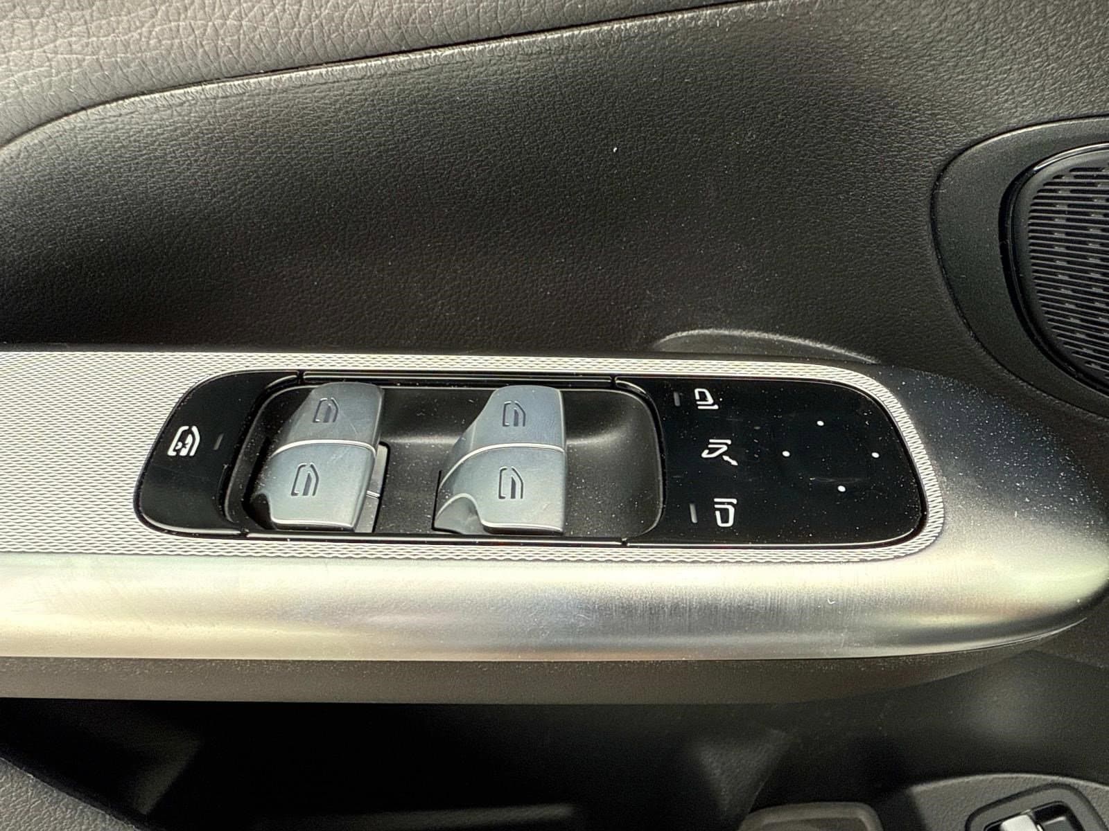 2025 MERCEDES-BENZ GLC-CLASS - Image 24