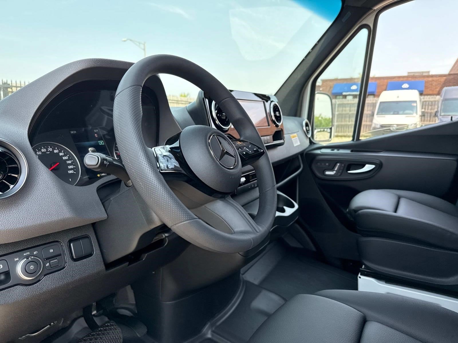 2025 MERCEDES-BENZ SPRINTER - Image 24