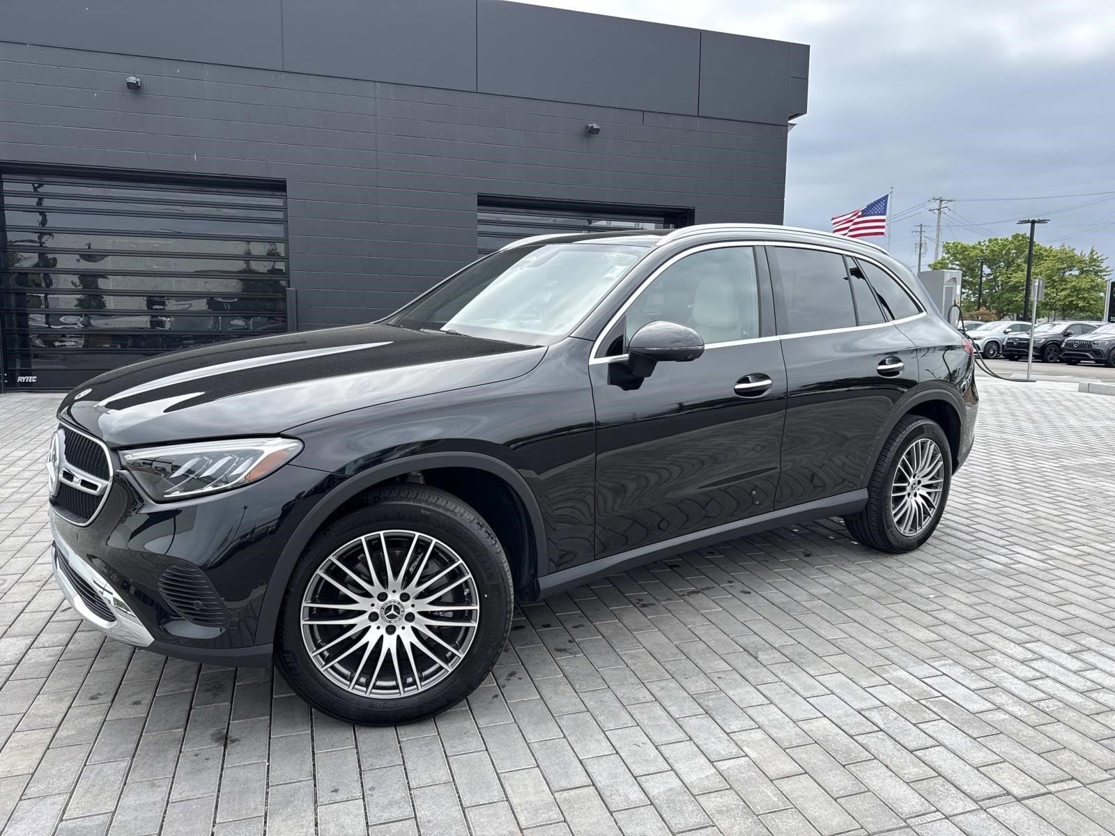 2024 Mercedes-Benz GLC GLC 300 4MATIC's photo