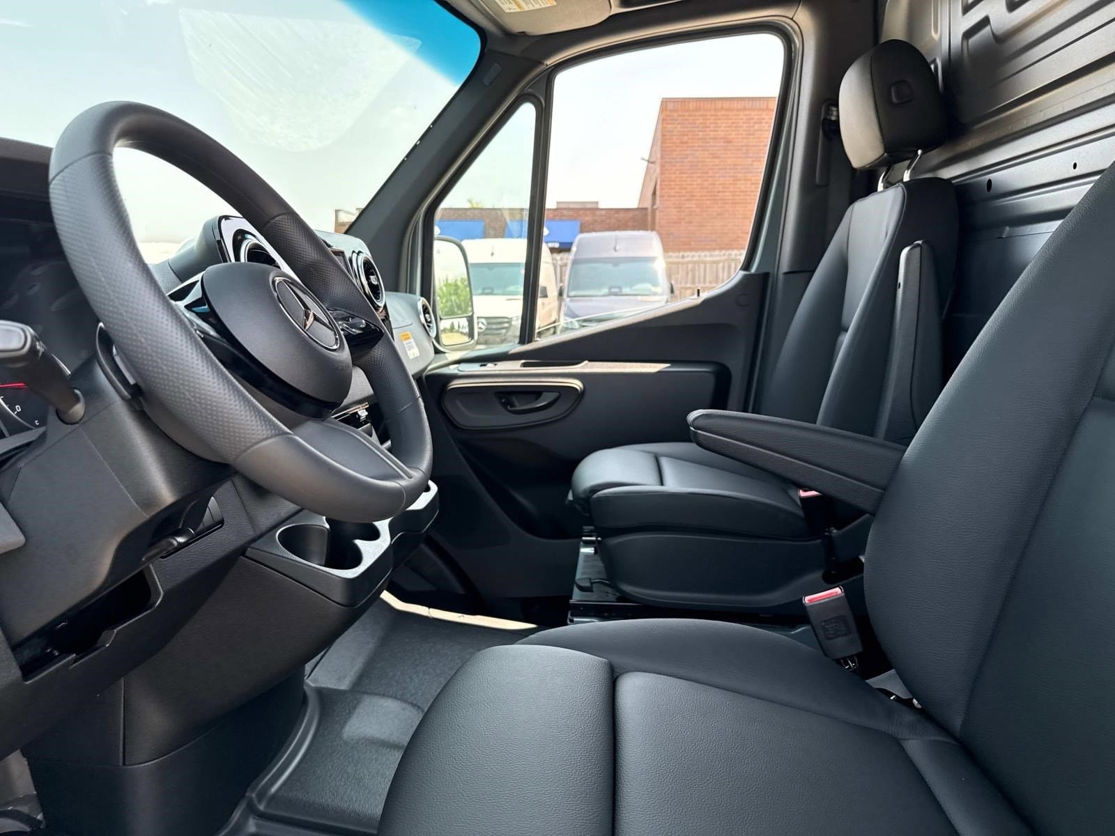 2025 MERCEDES-BENZ SPRINTER - Image 23