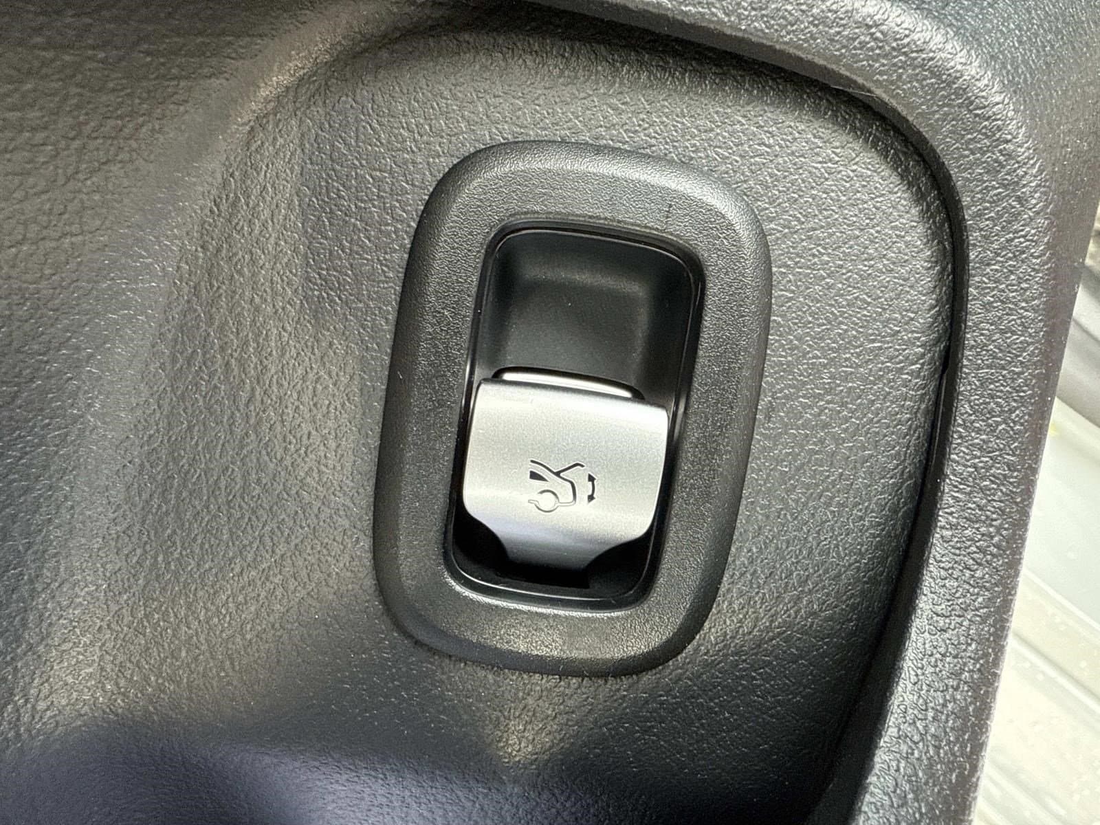 2026 MERCEDES-BENZ CLE - Image 19