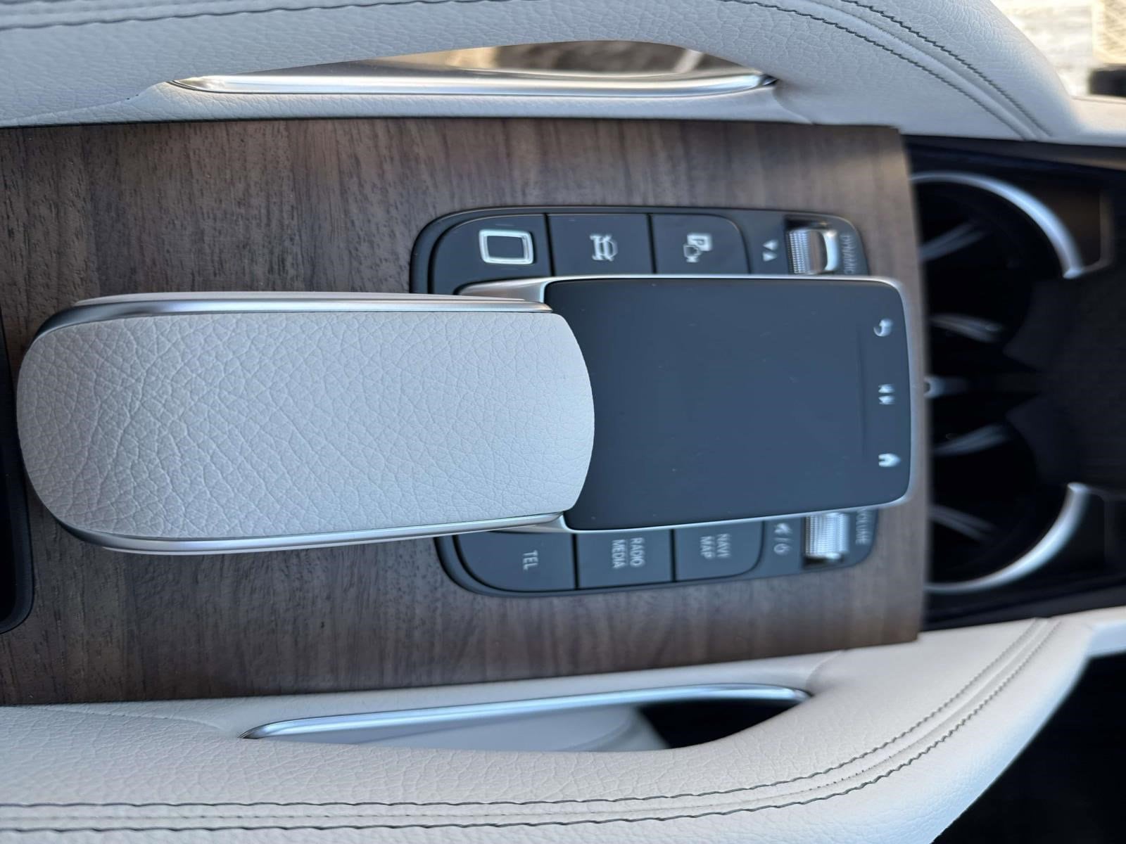 2026 MERCEDES-BENZ GLE-CLASS - Image 34