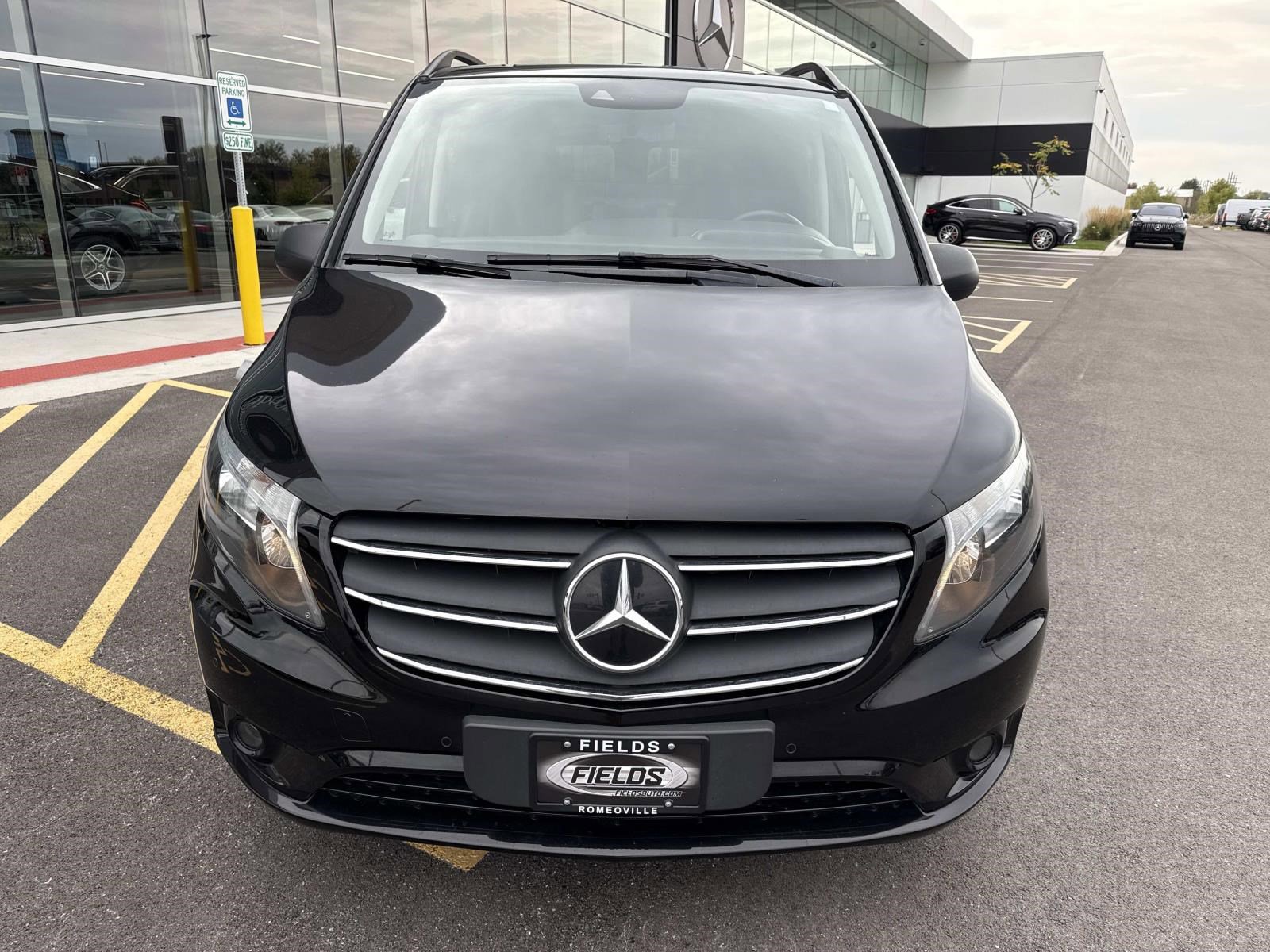 2023 Mercedes Benz Metris photo 2