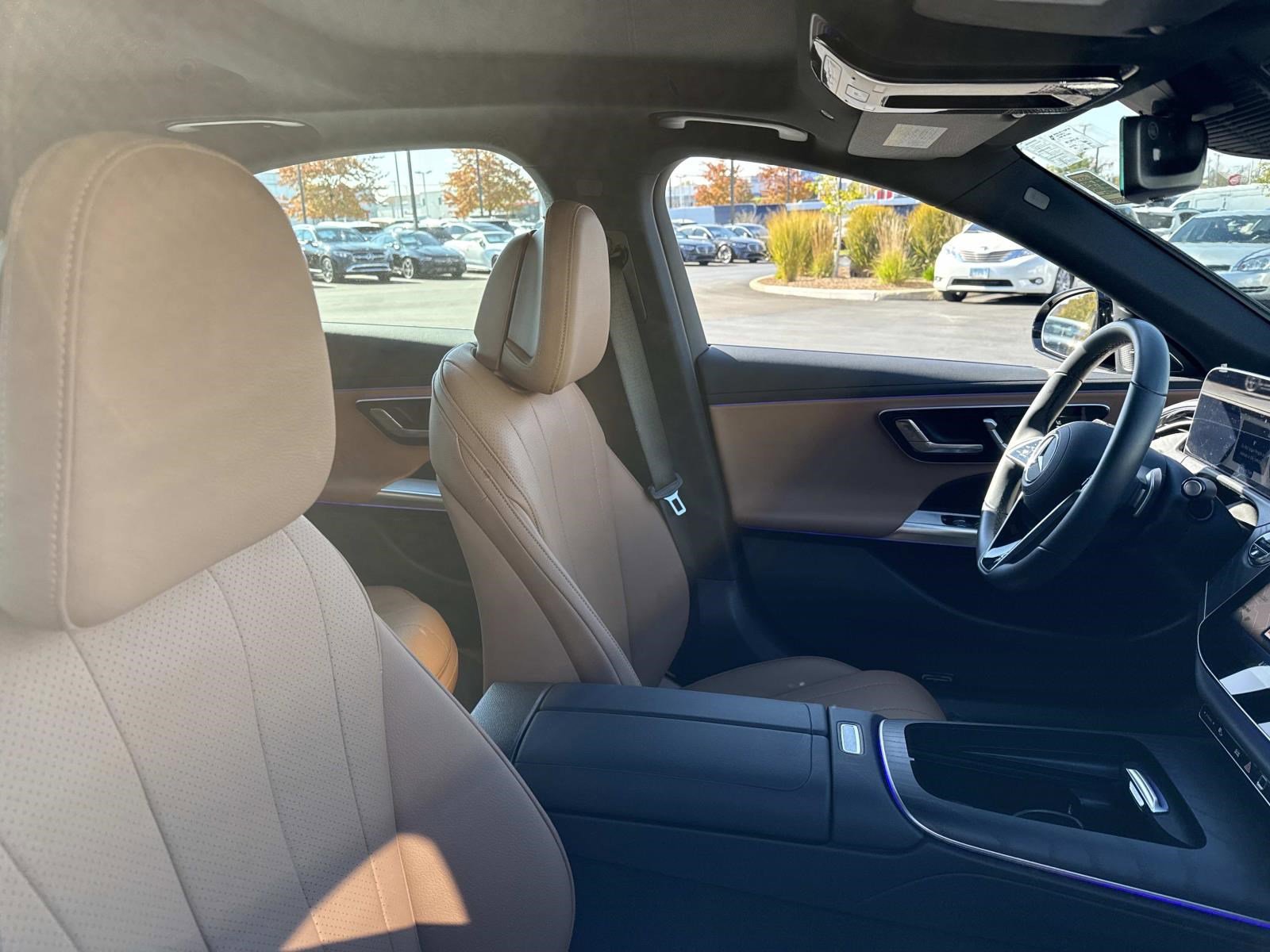 2025 Mercedes Benz E 350 4MATIC Sedan photo 4